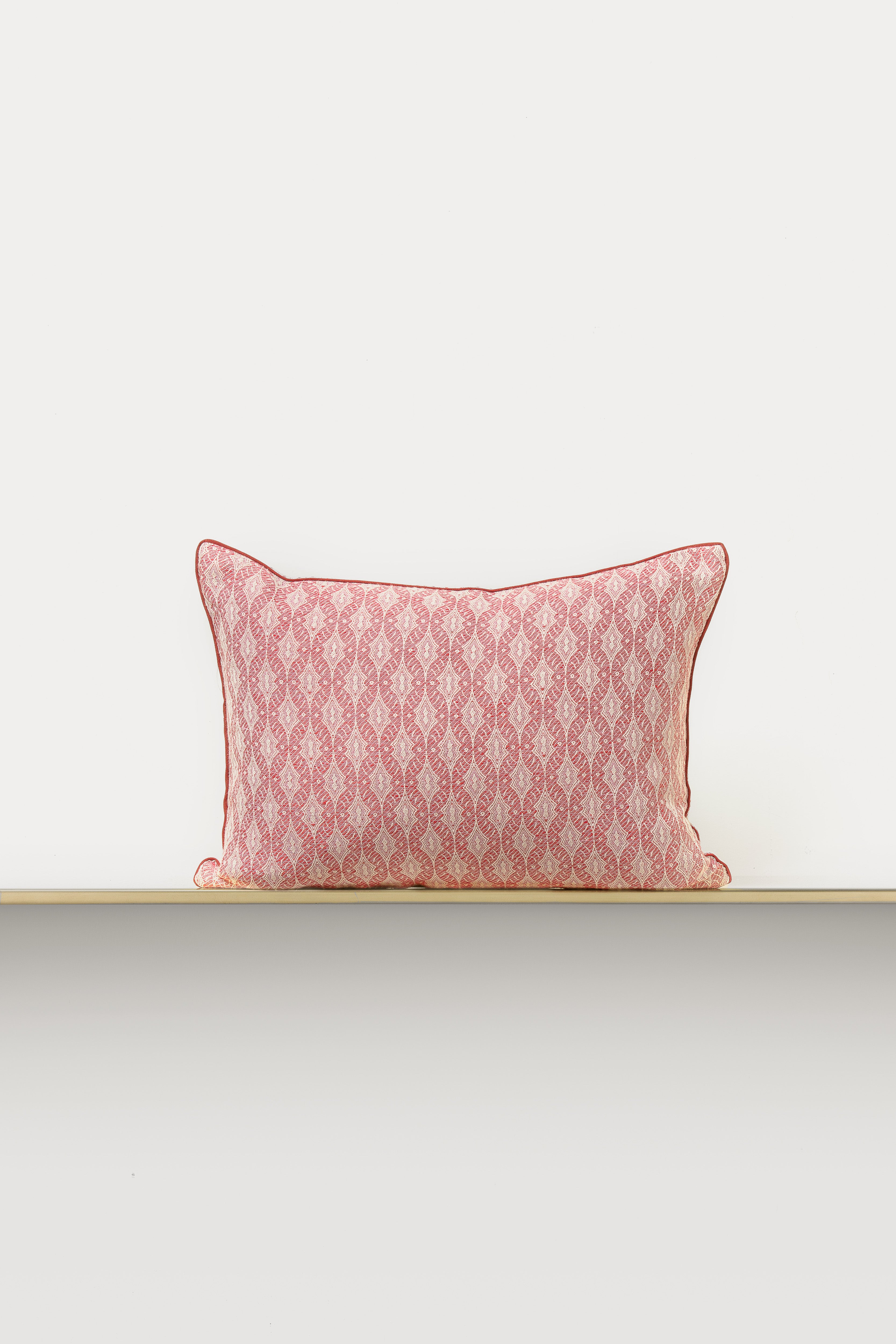 "Bocca" rectangular cushion cover in Fucsia