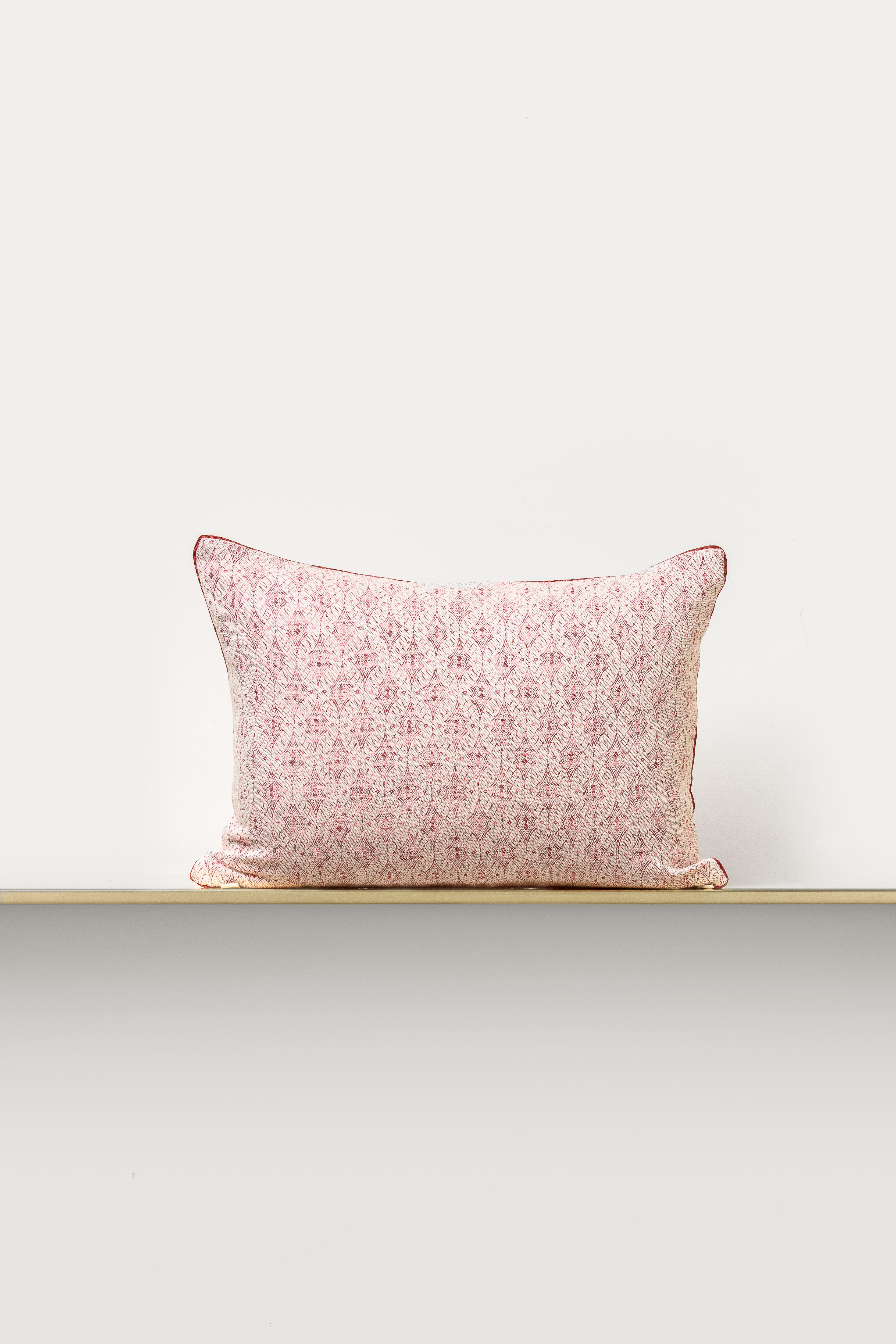 "Bocca" rectangular cushion cover in Fucsia