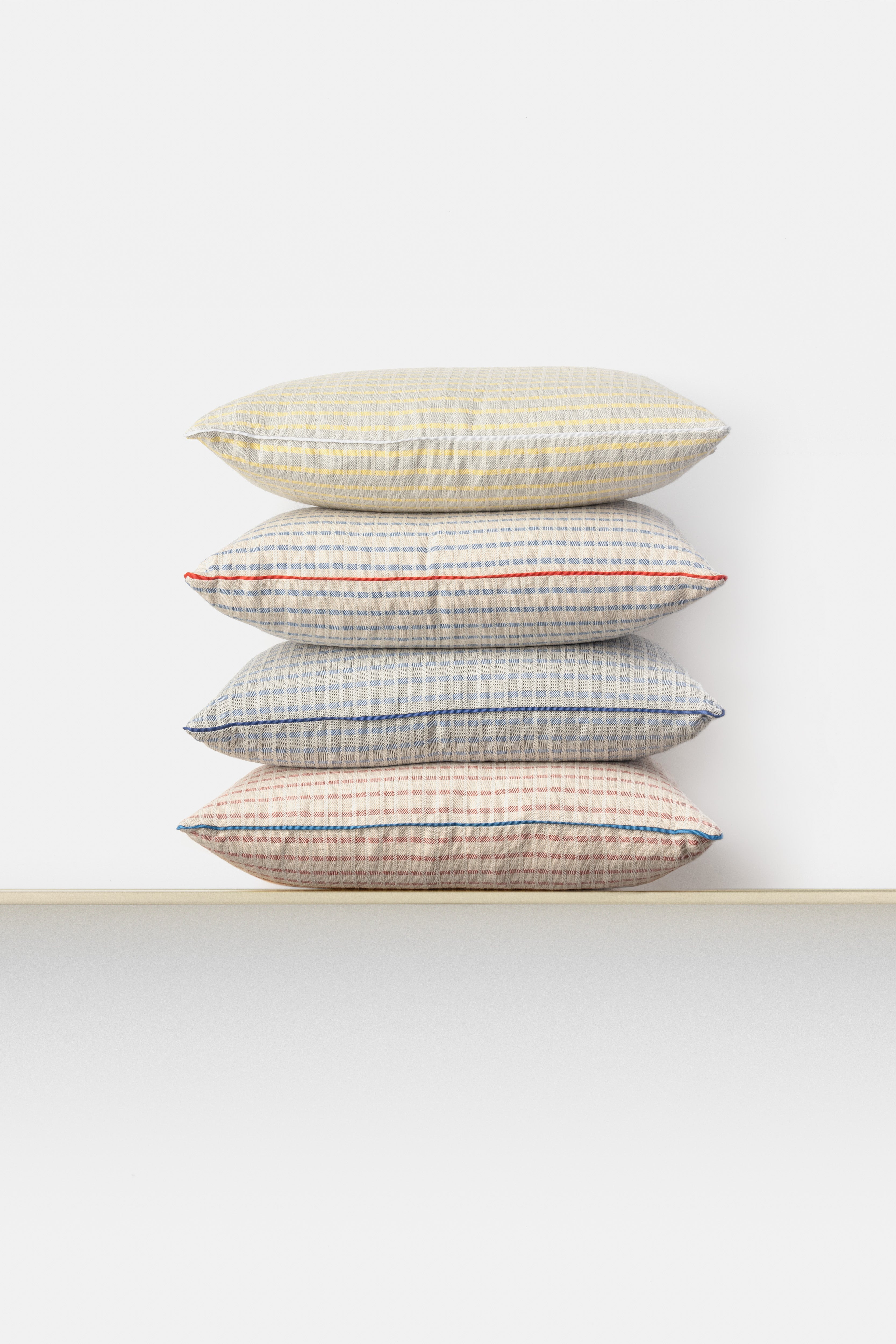 "F58" rectangular cushion cover in Dark Grey / Royal Blue