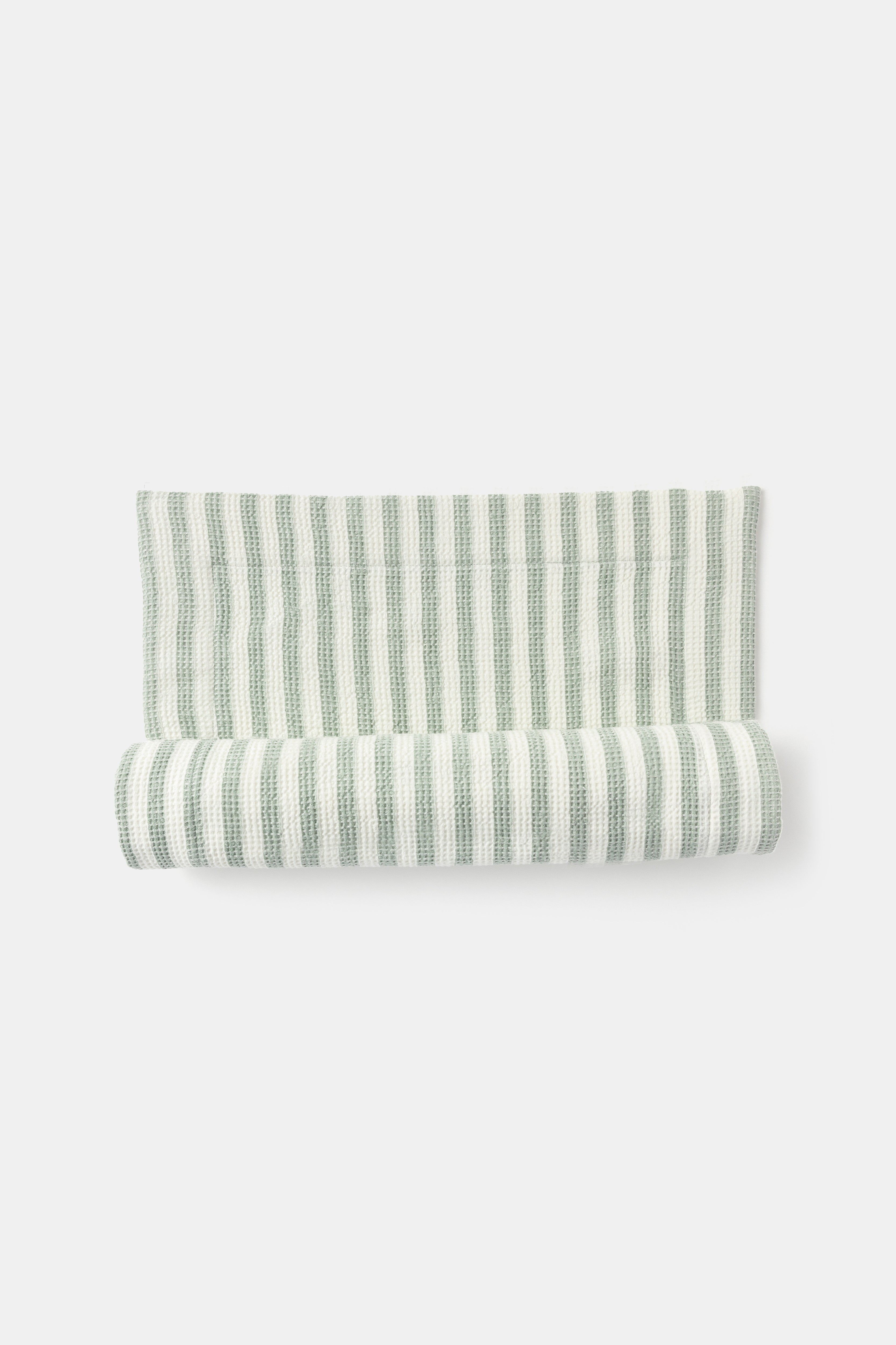"Montecatini" Bath Mat in White / Parà Green