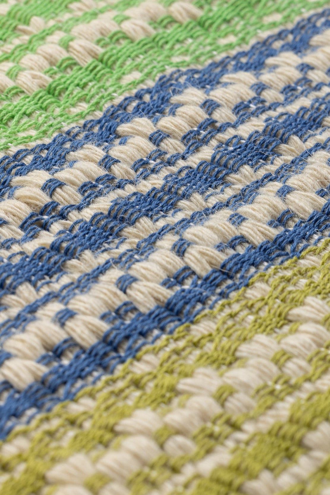 "Pinto Lys" rug in White / Pastel