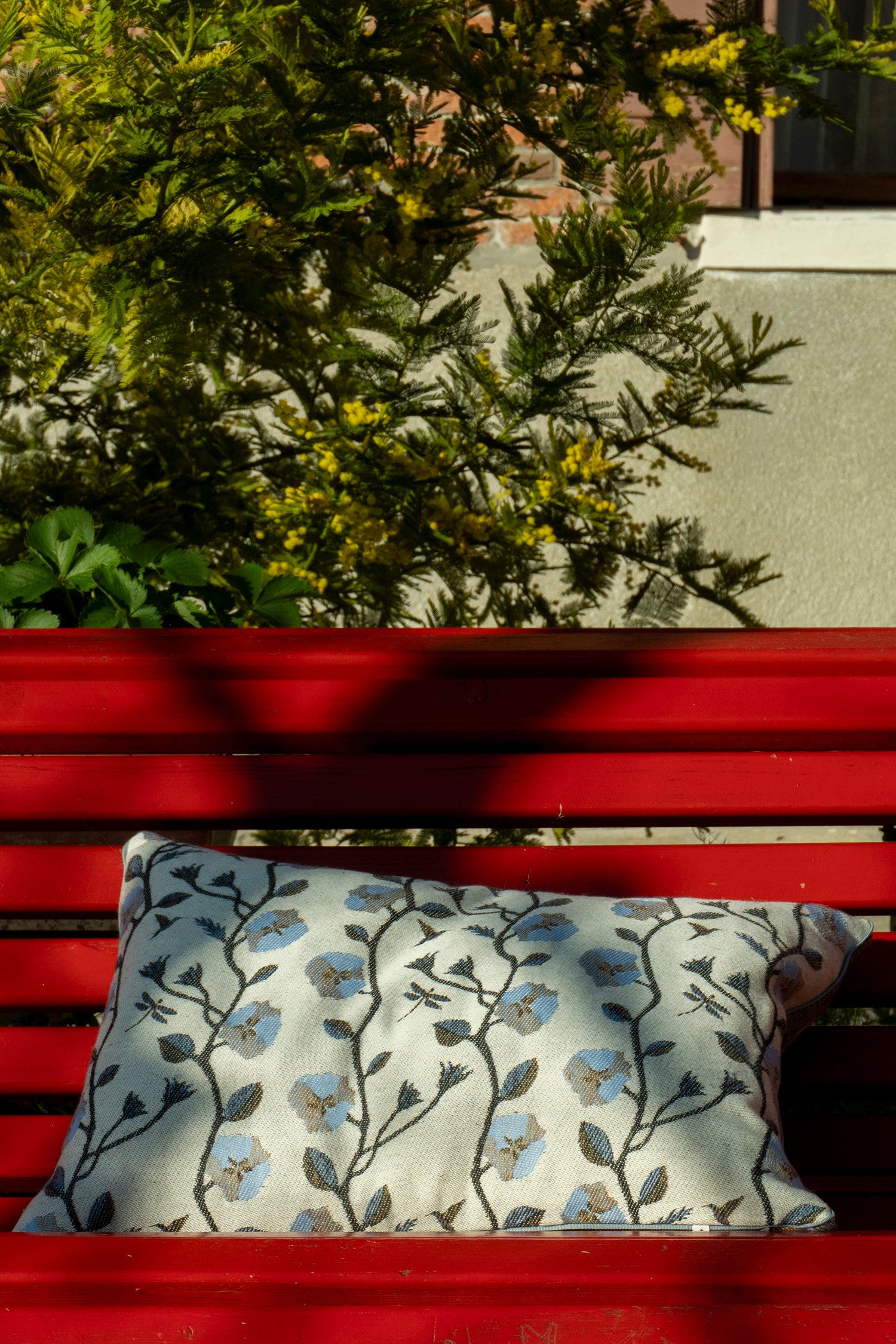 "Altheas" rectangular cushion cover in Crepuscolo Blue