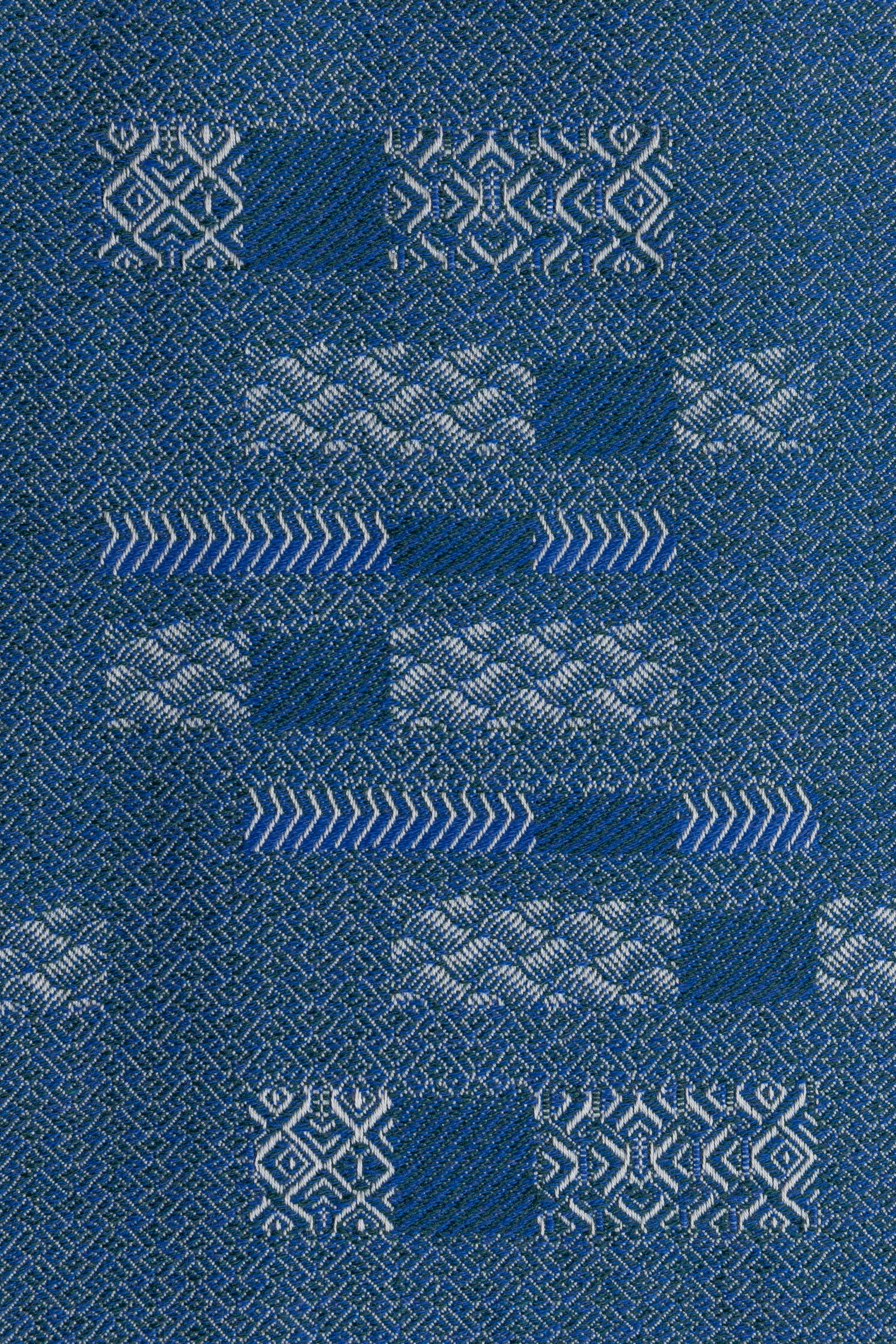 "Aurea" wool throw in Azzorre Blue