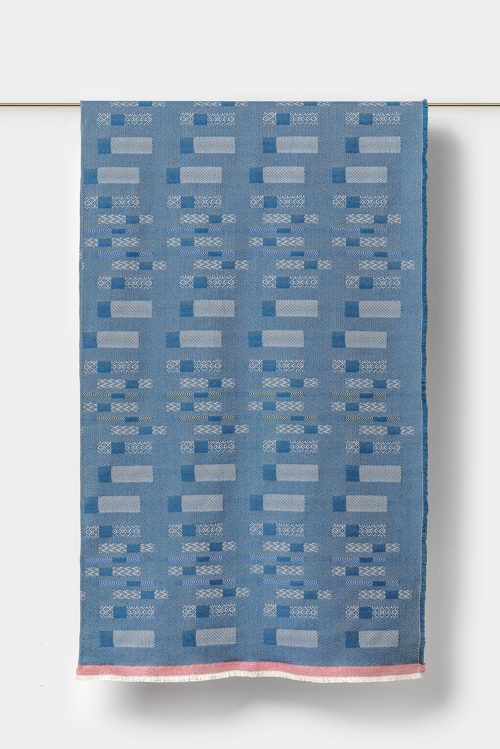 "Aurea" wool throw in Azzorre Blue