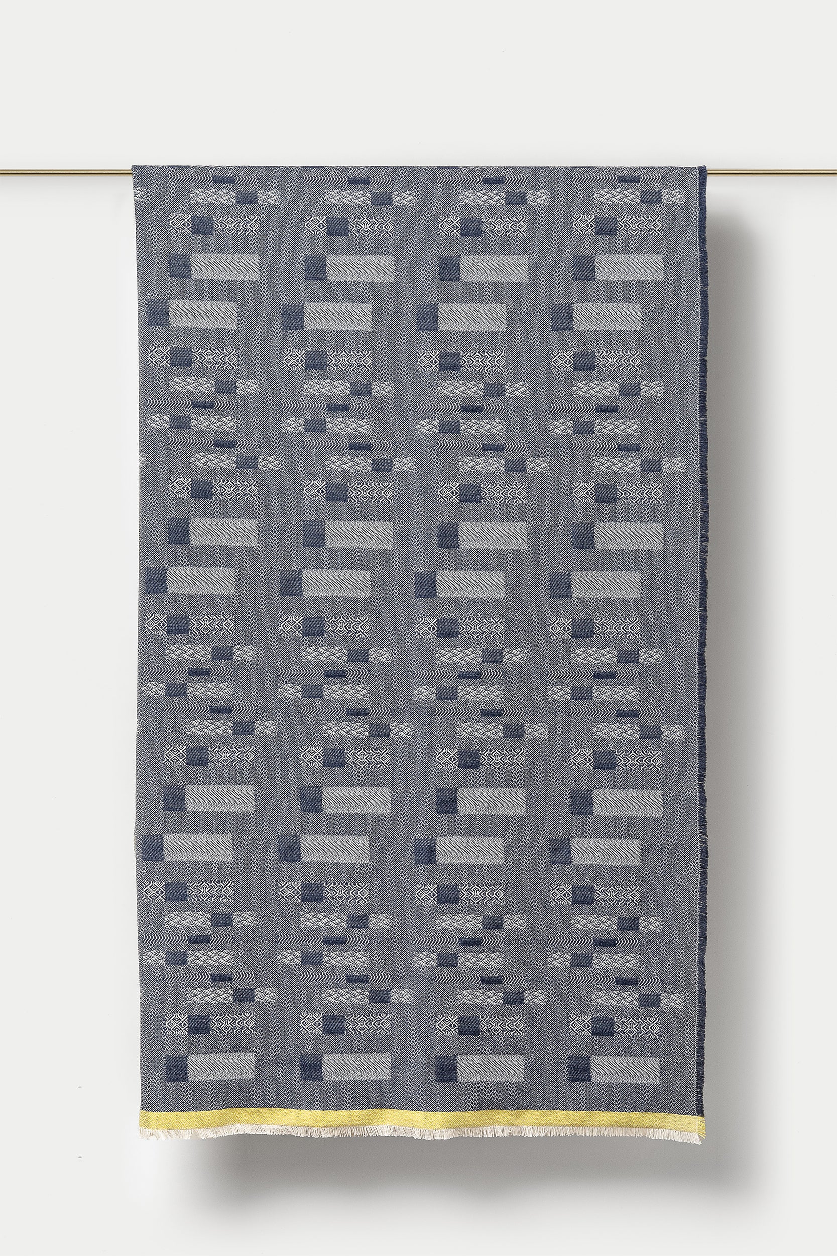 "Aurea" wool throw in Notte Blue