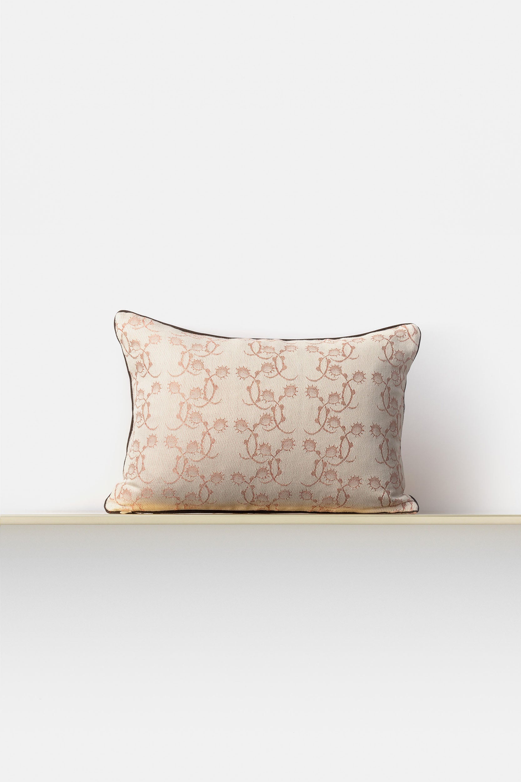"F71 Cardo" rectangular cushion cover in Bellini
