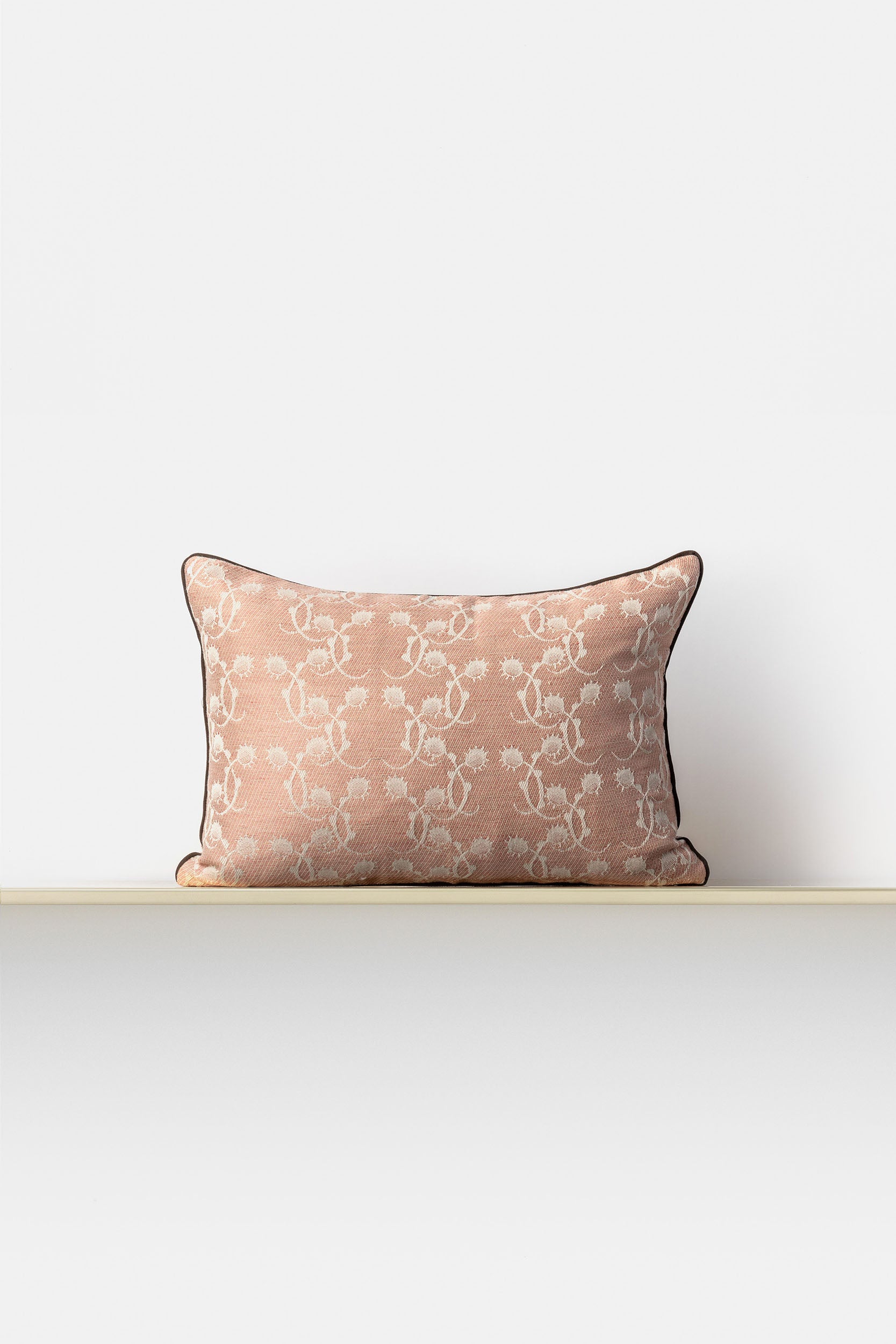 "F71 Cardo" rectangular cushion cover in Bellini