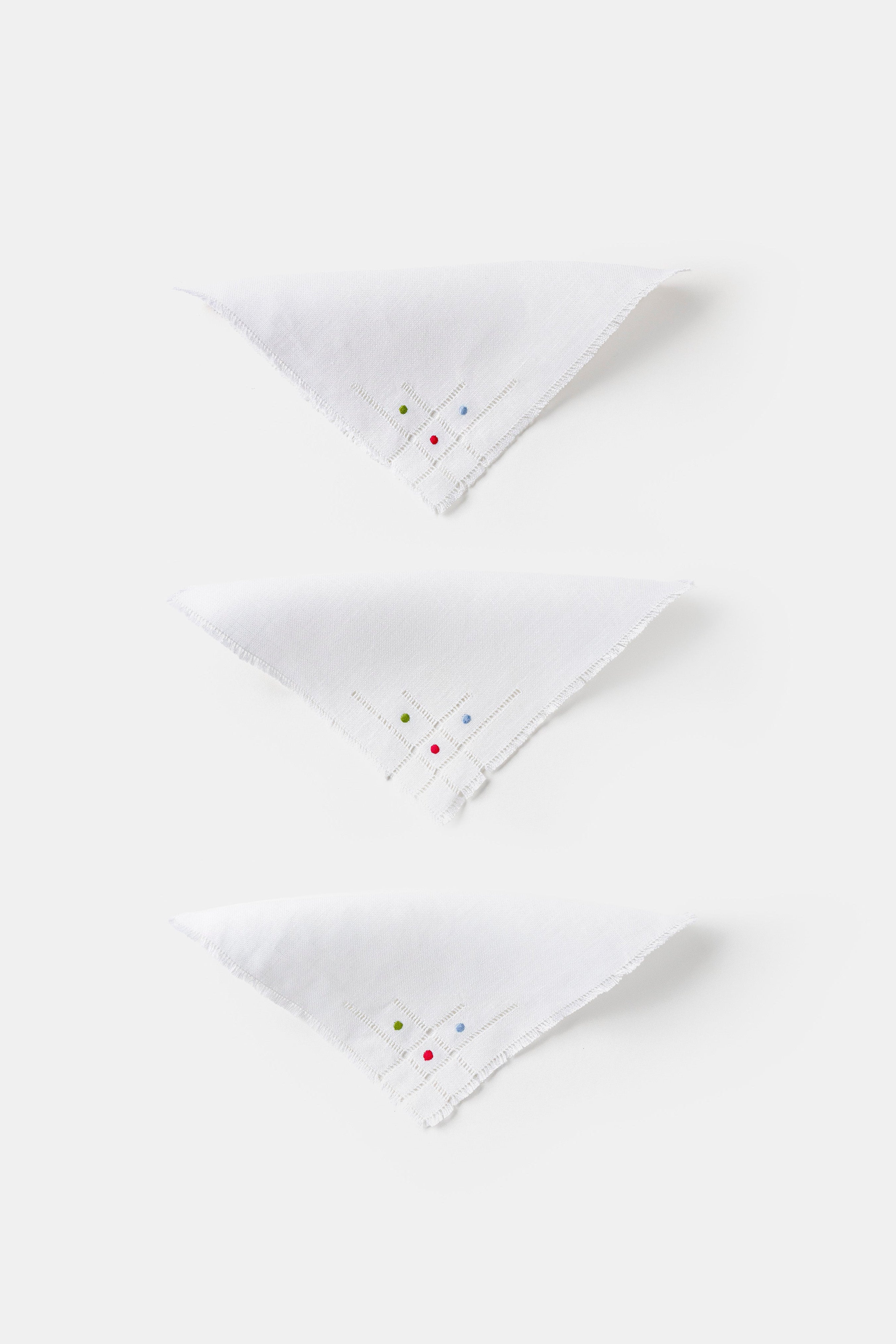 "Dots" cocktail napkin in White