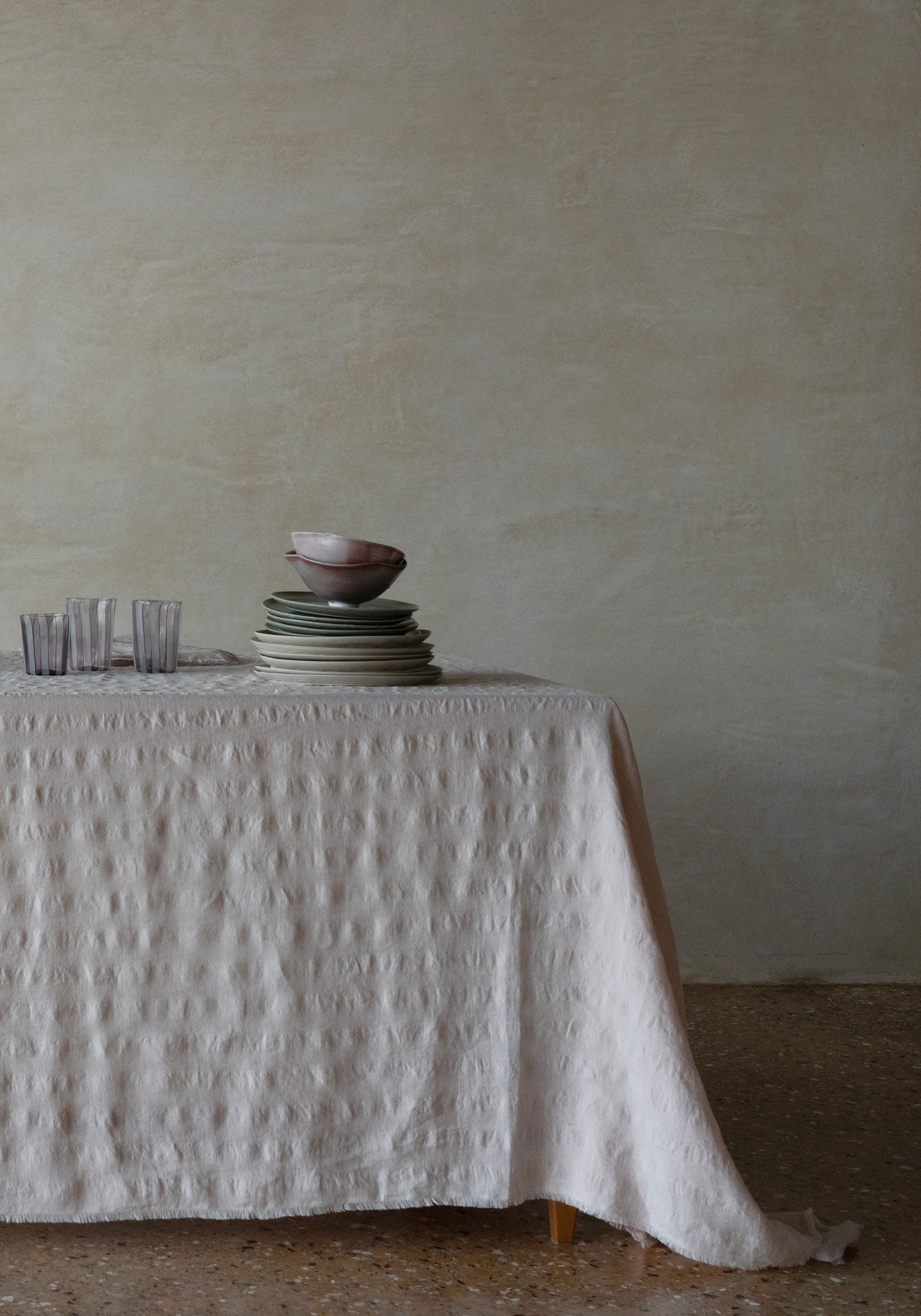 "Flora" tablecloth in Tea Rose