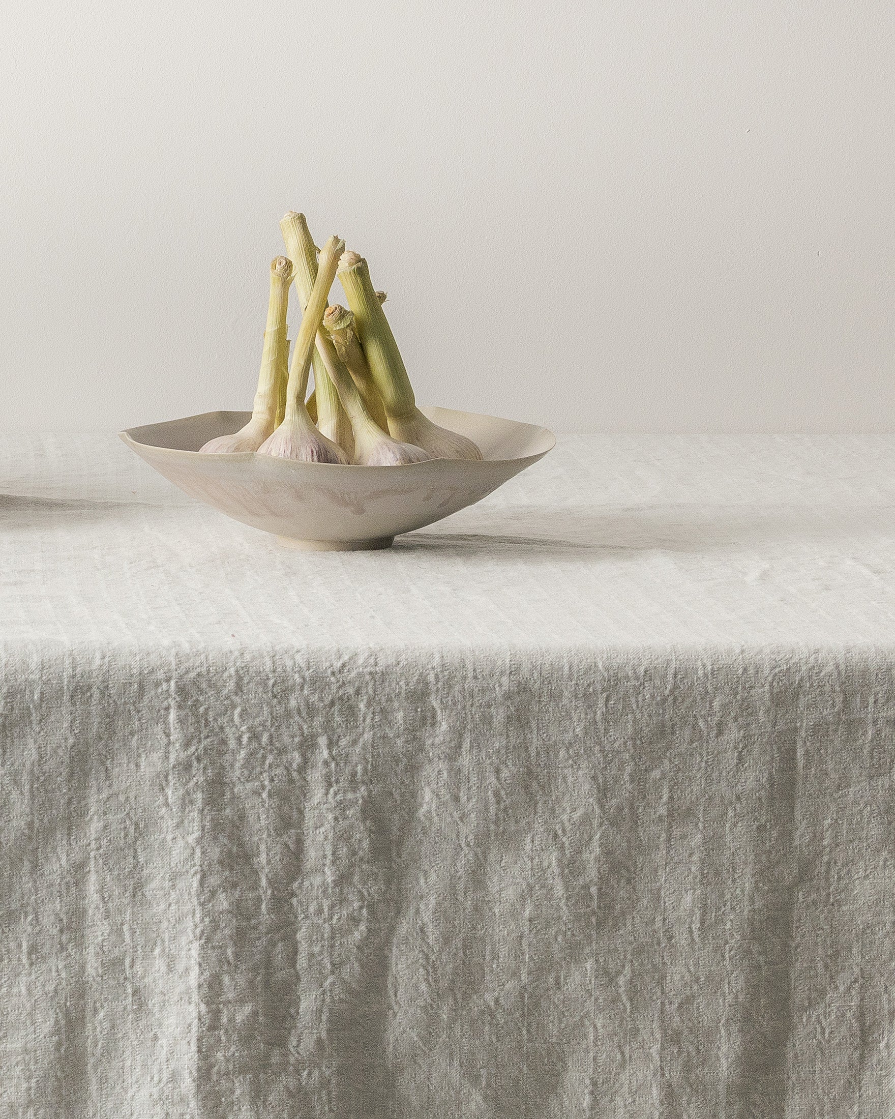 "Galia" tablecloth in White 1/4