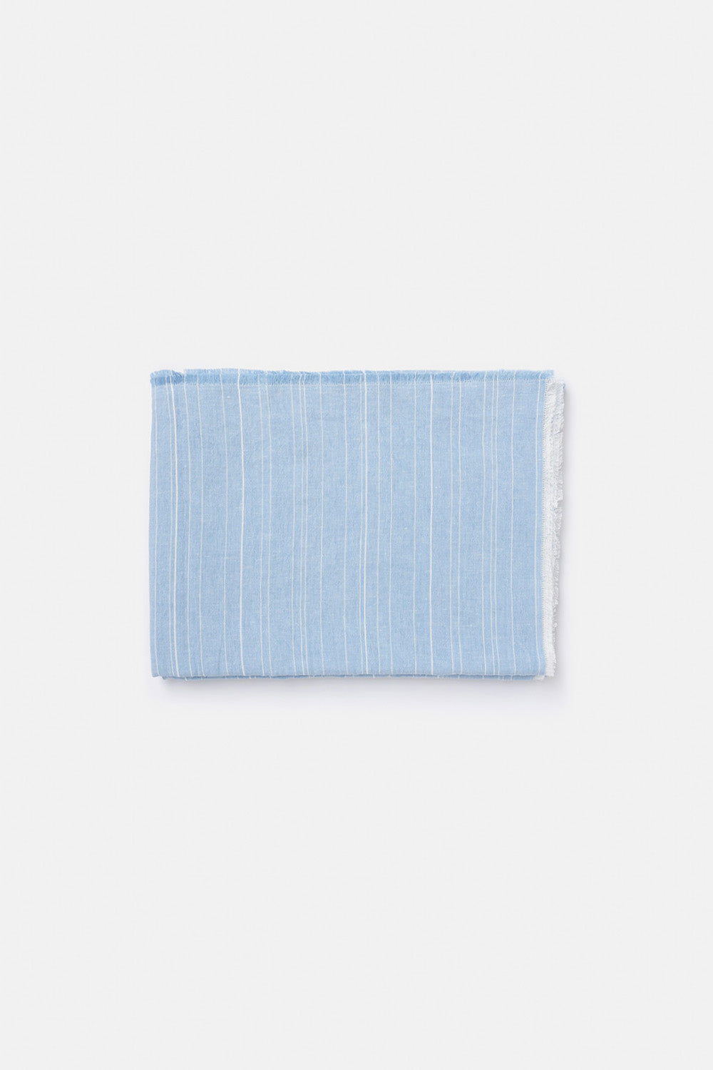 // "Greta" tablecloth in Garda Blue
