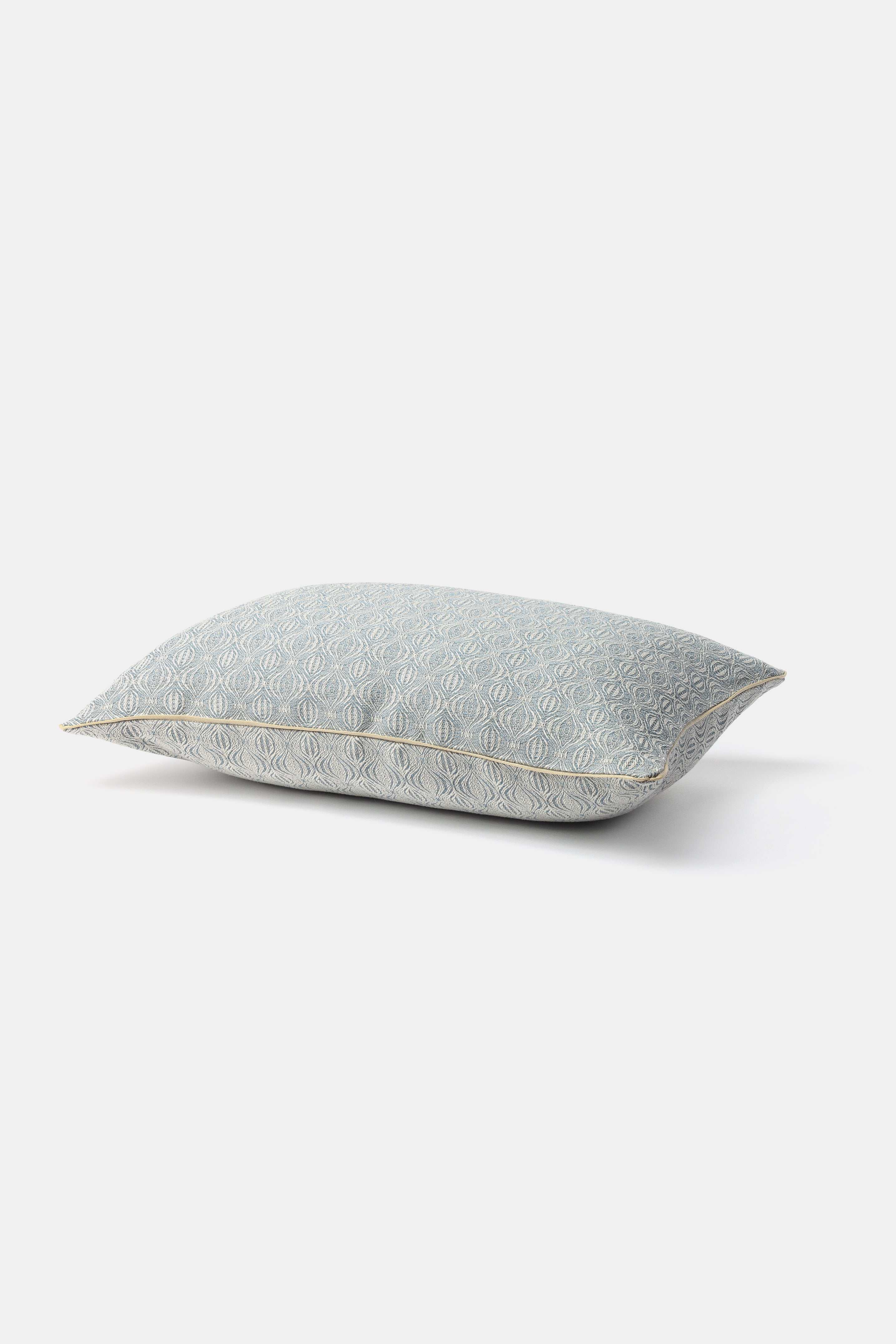 "Hara 1 28" rectangular cushion cover in Psiche
