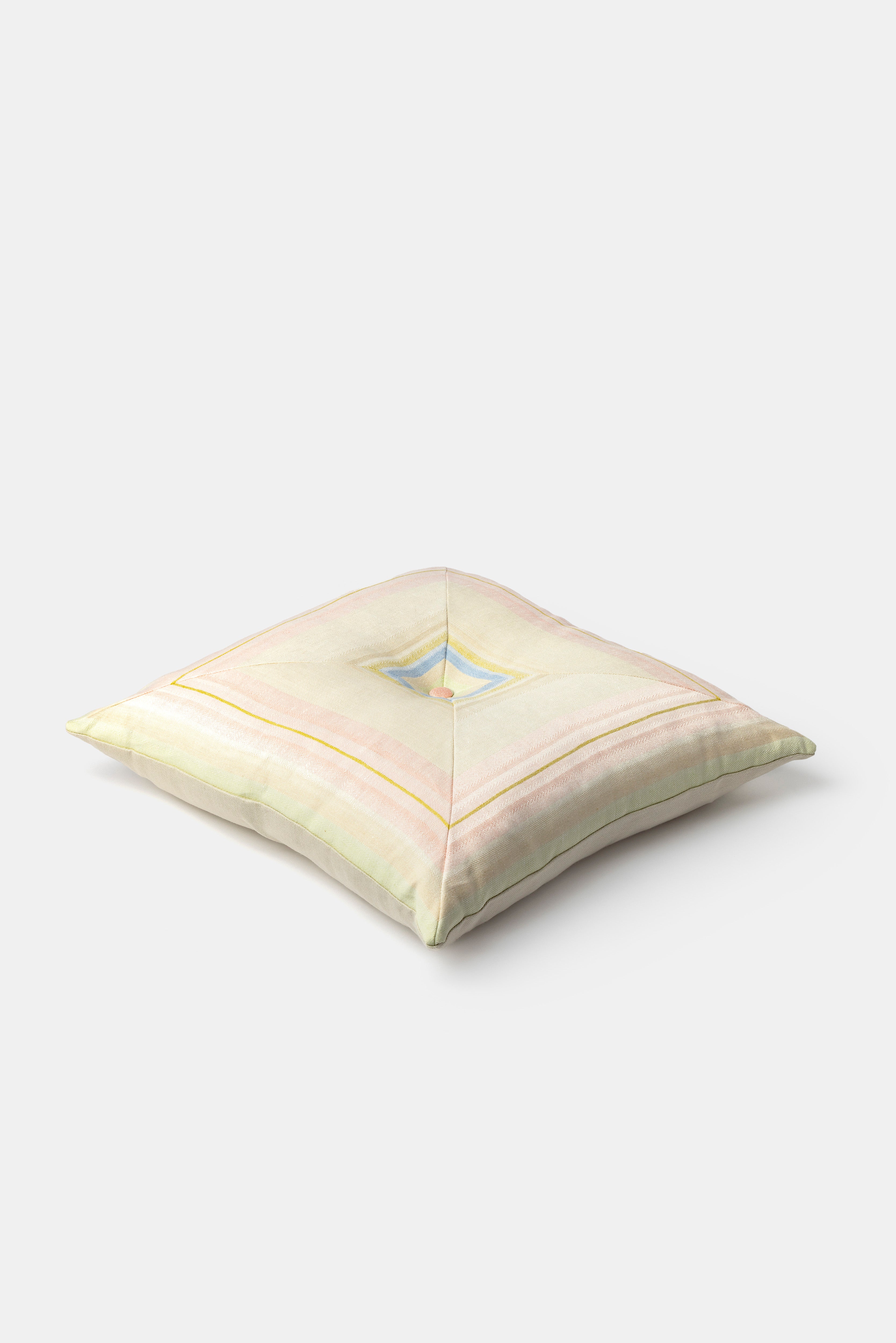 "LYS" cushion in Pastel