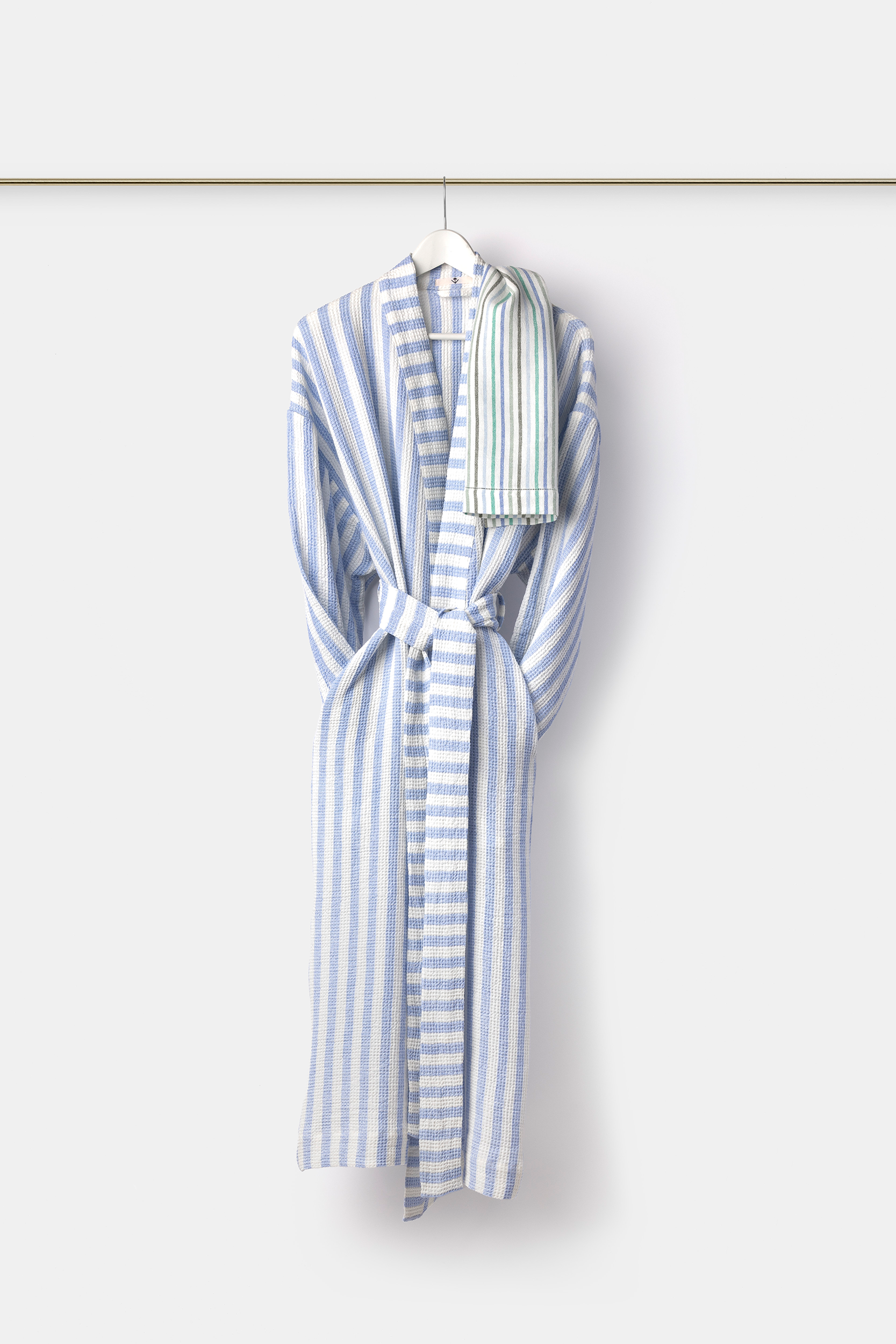 "Montecatini" bath robe in White / Garda Blue