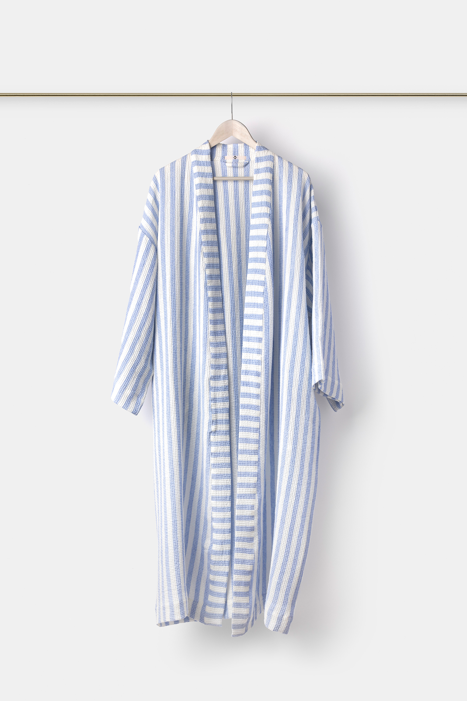 "Montecatini" bath robe in White / Garda Blue