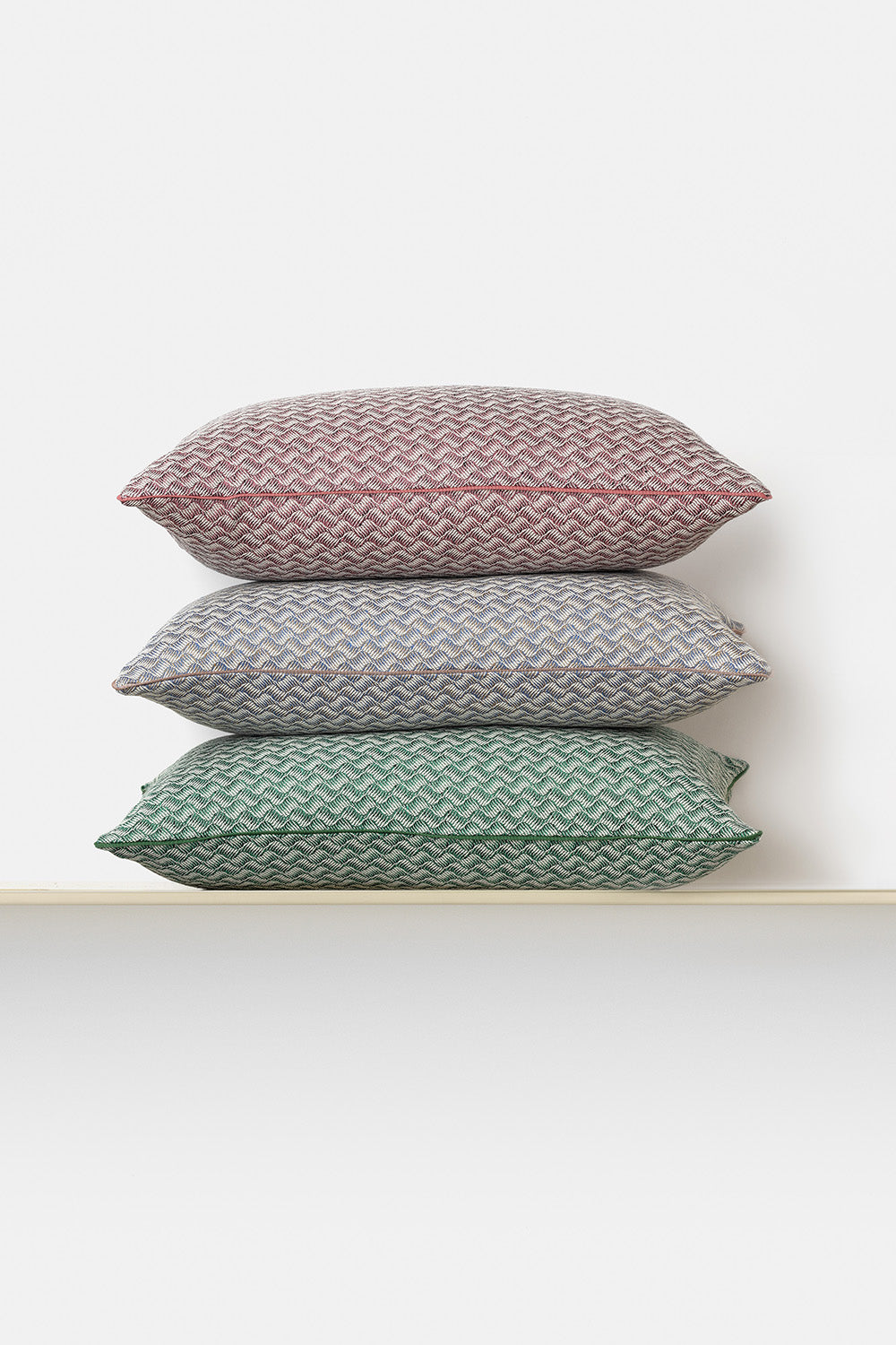 "Nami 1" rectangular cushion cover in Nettuno Blue