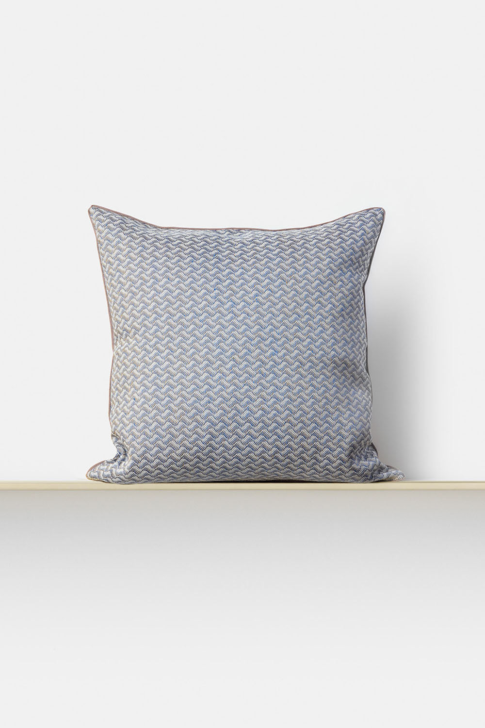 "Nami 1" cushion in Nettuno Blue