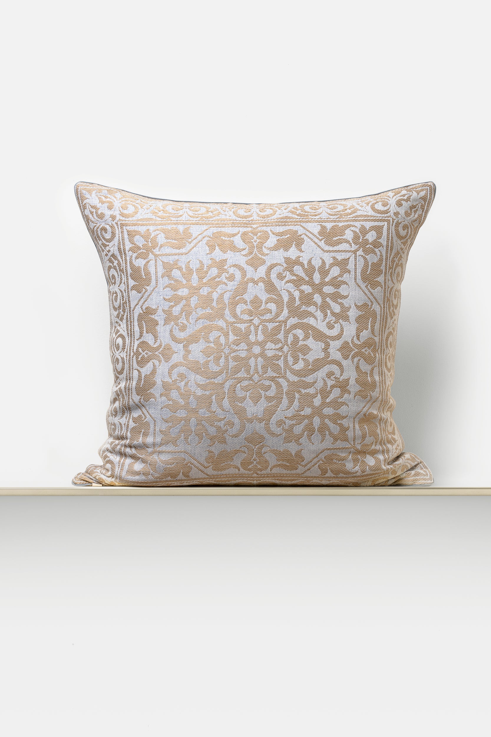 "Palermo" square cushion cover in Lino