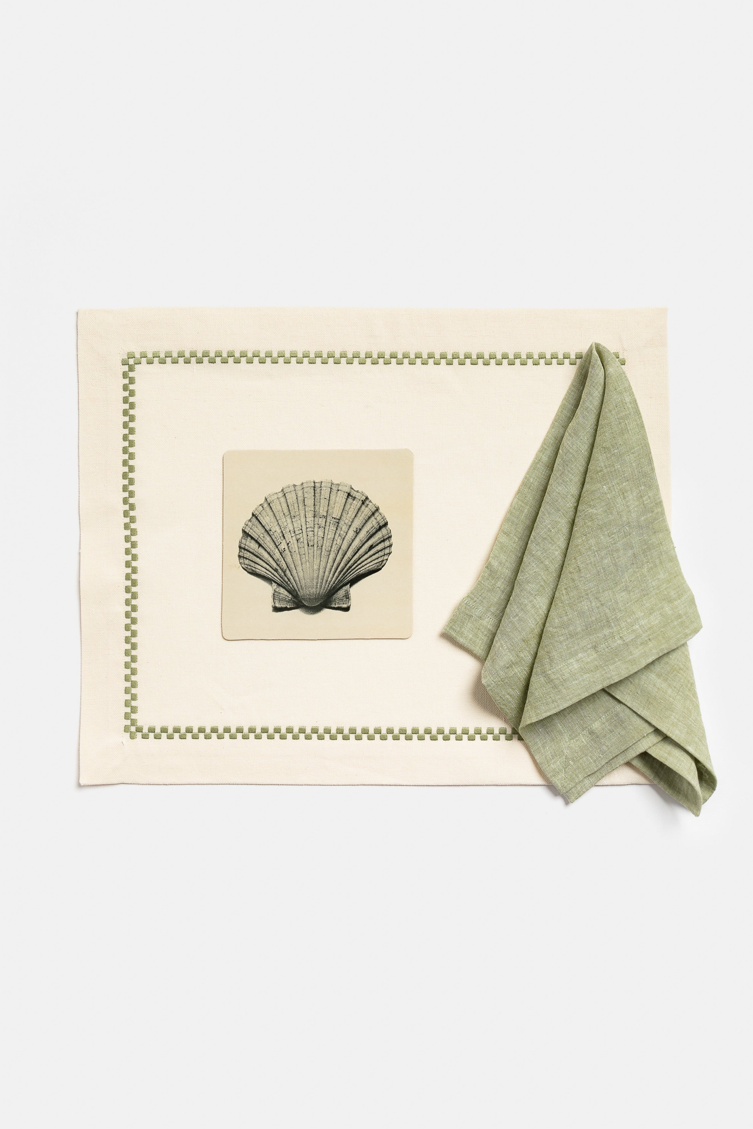 "Ricamo Taf" placemat in White / Khaki