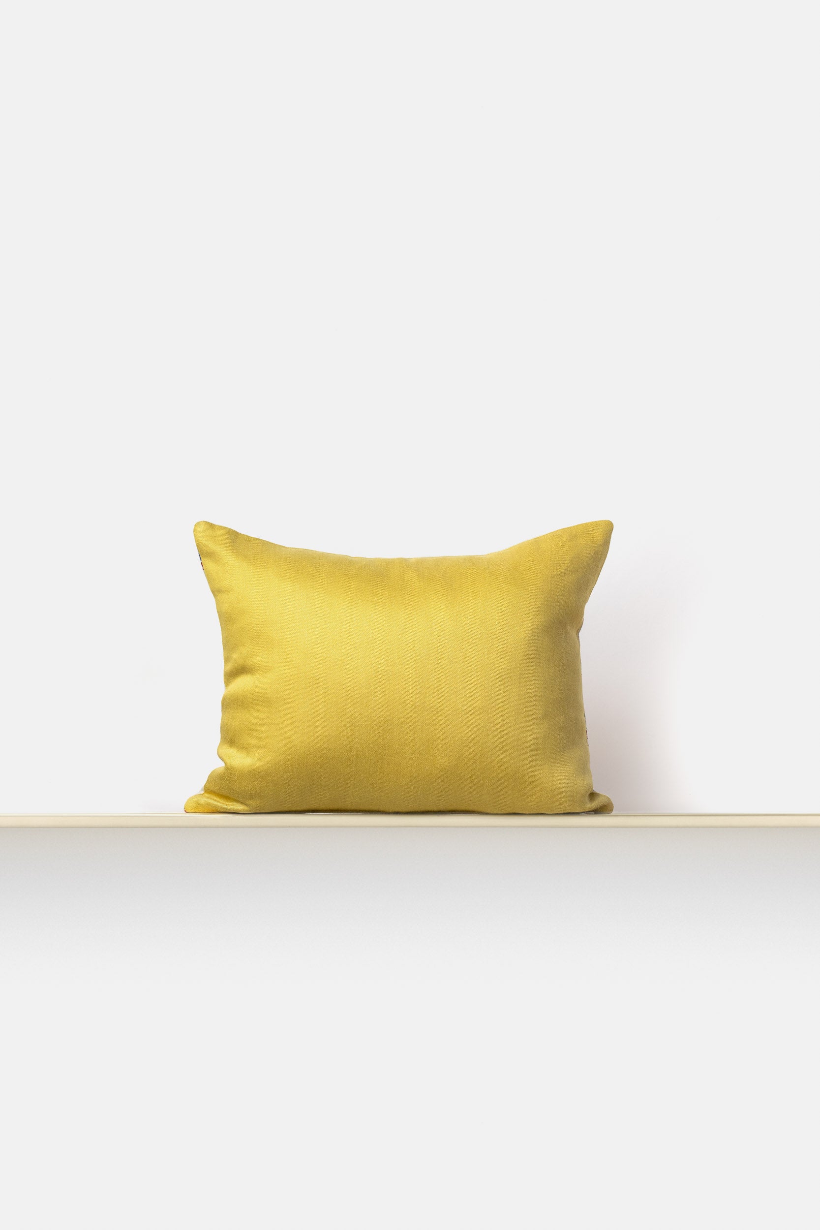 "Riga Gea" mini cushion