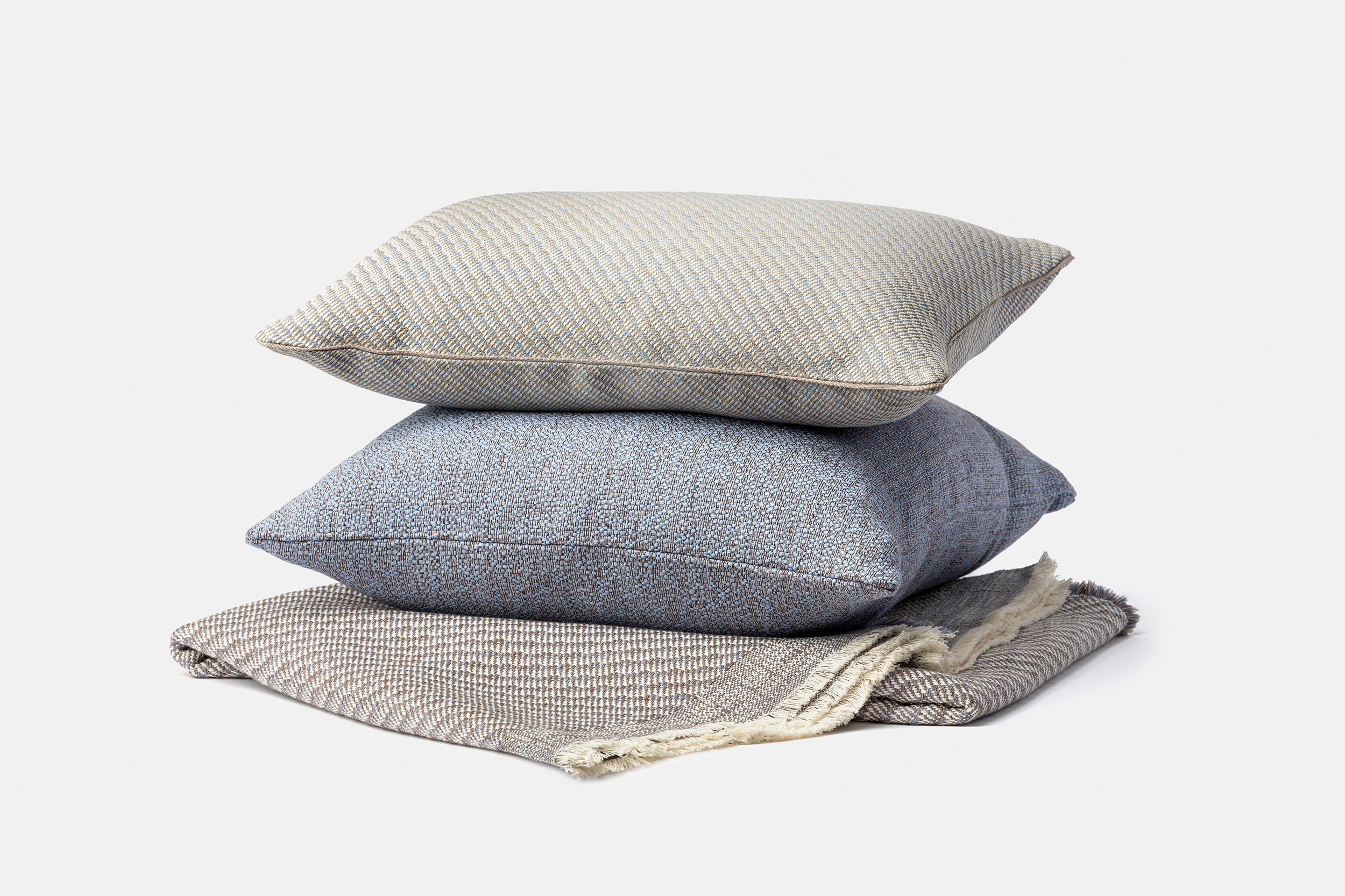 "Tide 12" rectangular cushion cover in Urano Grey