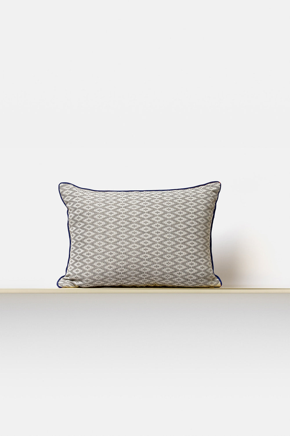 // "F09" cushion in Black / Blueberry Piping