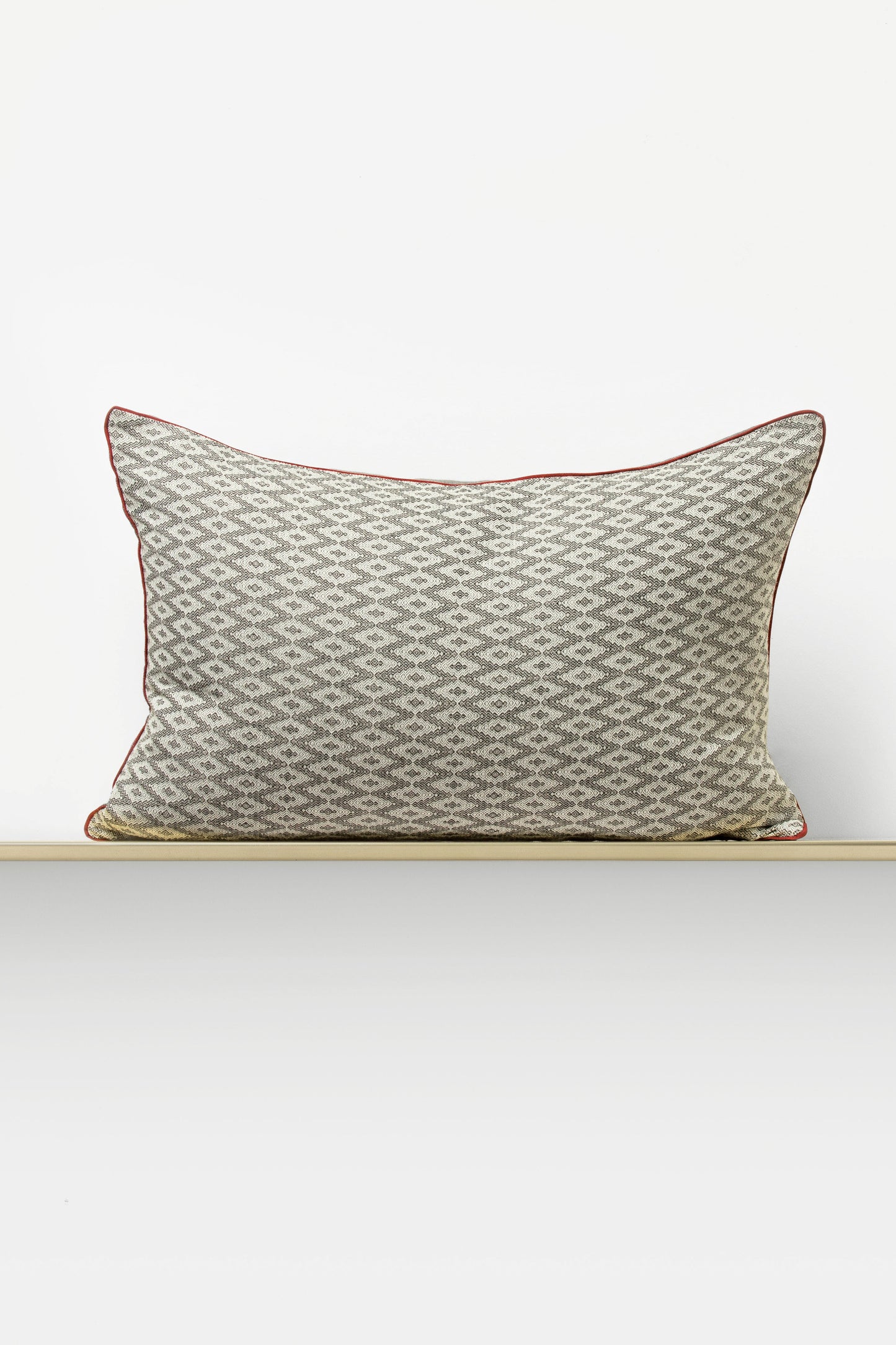 "F09" giant cushion