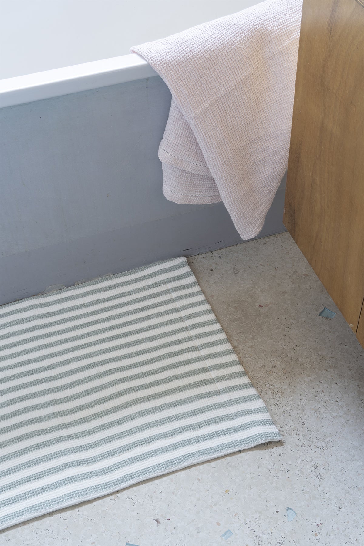 "Montecatini" bath mat in White / Parà Green