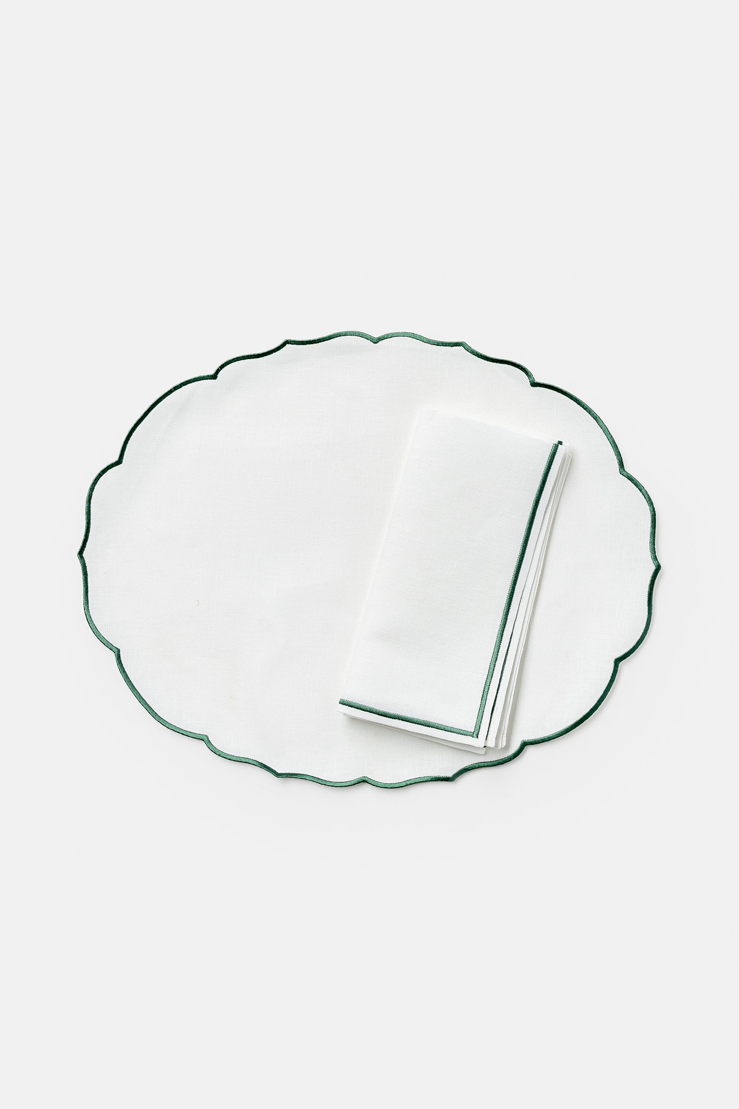 "Bluma" dining set in White / Pino Green
