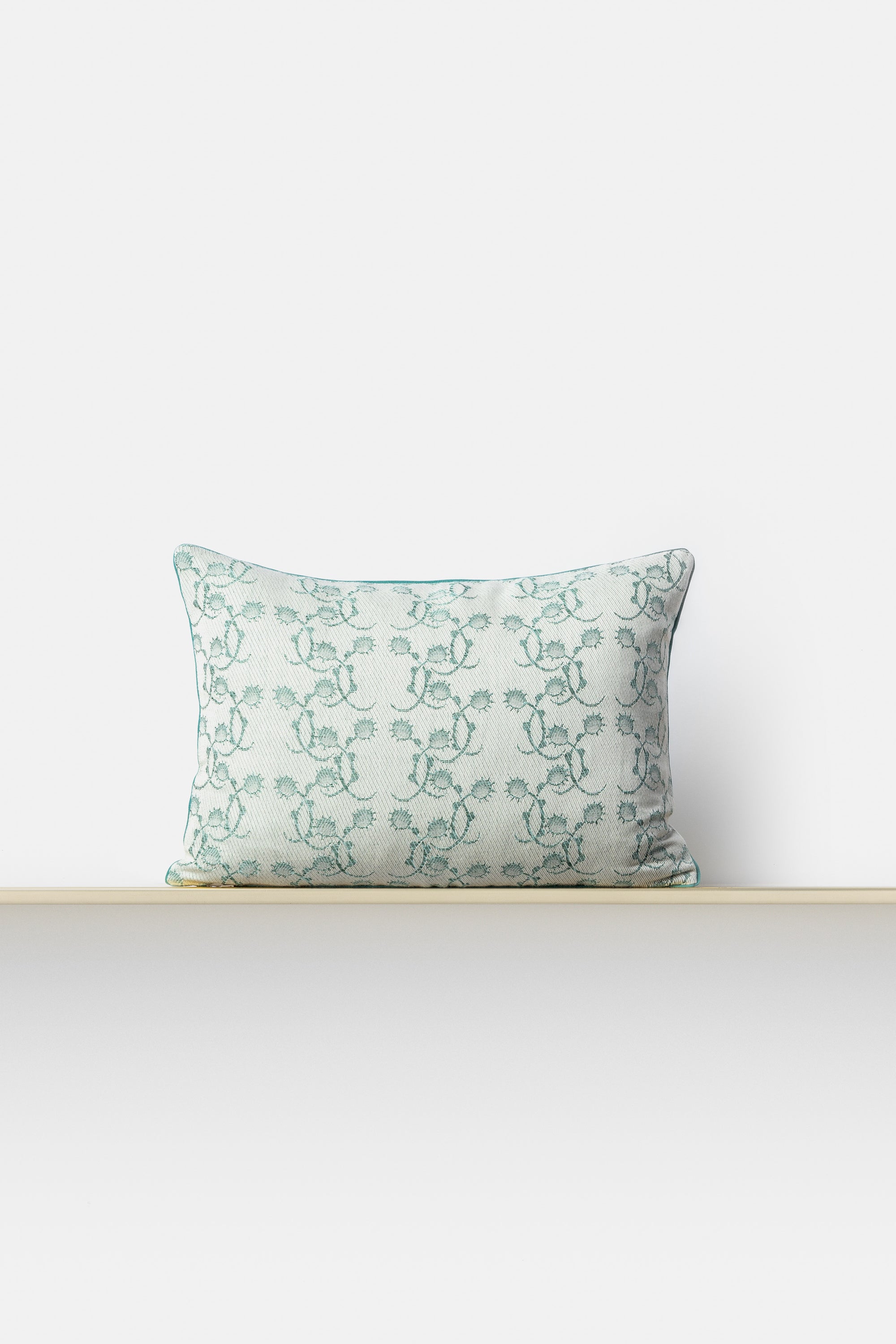 "F71 Cardo" rectangular cushion cover in Giada Green
