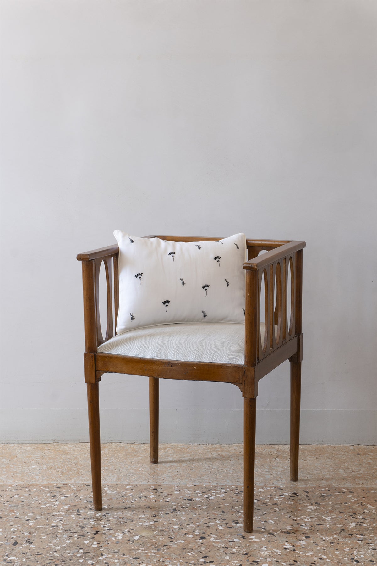 "Effie" pillow