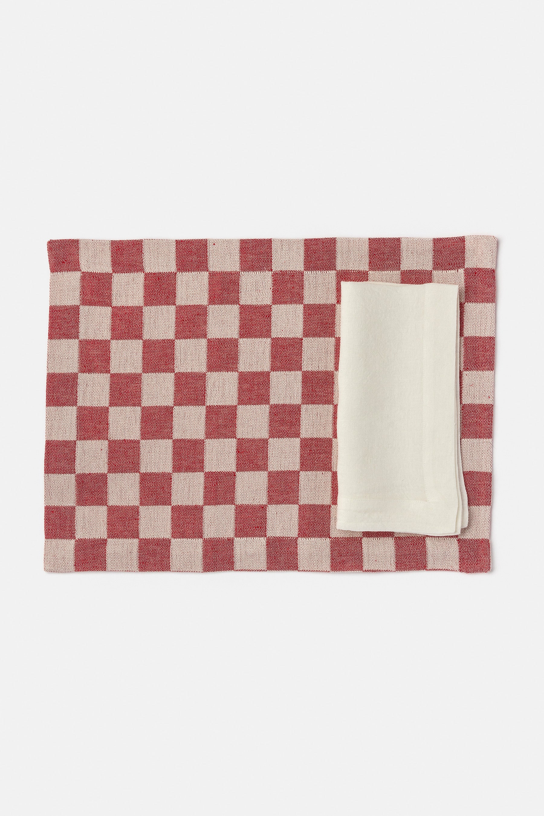 "F74" placemat in Rubino 2863