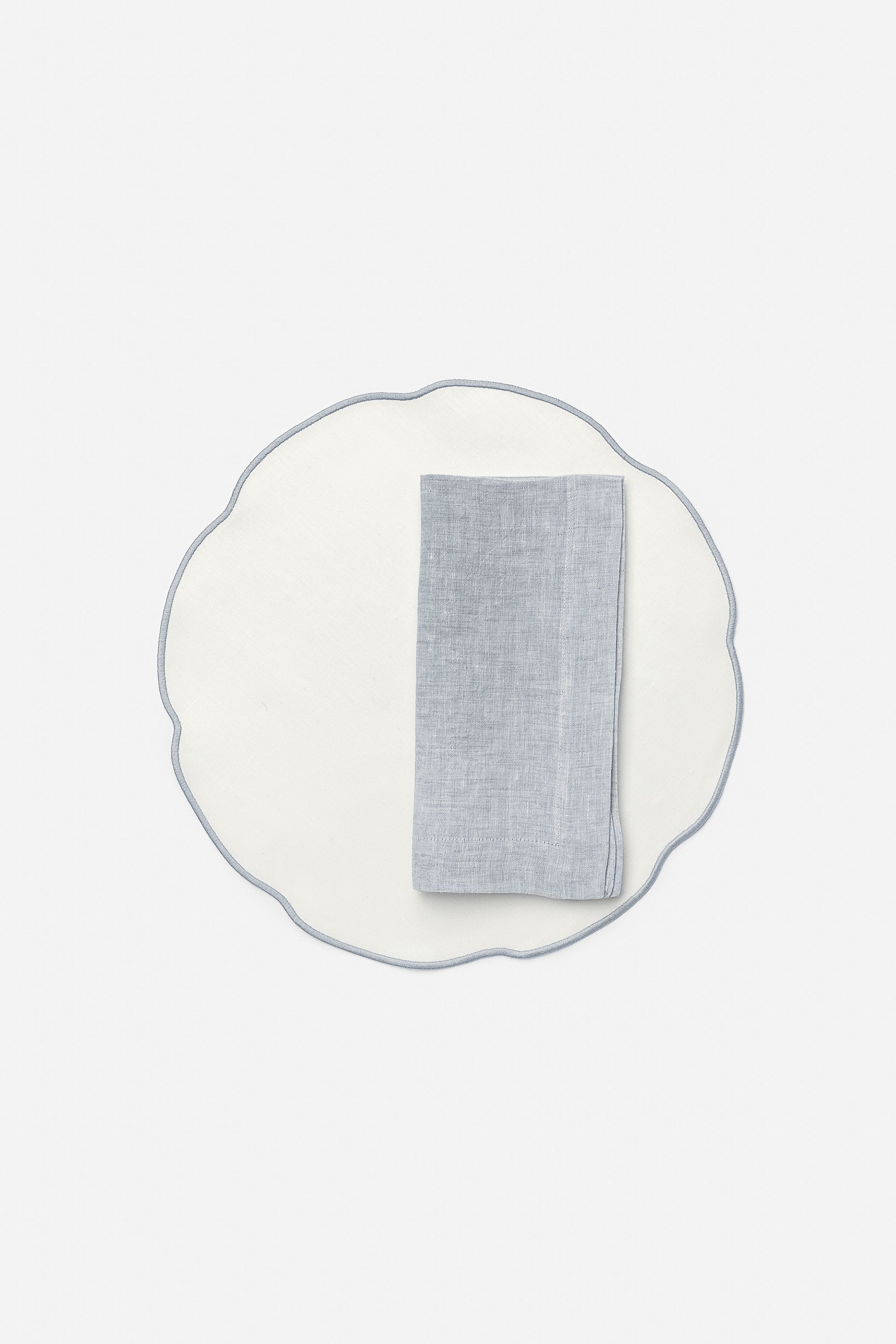 "Nura" placemat in White / Cendre Grey