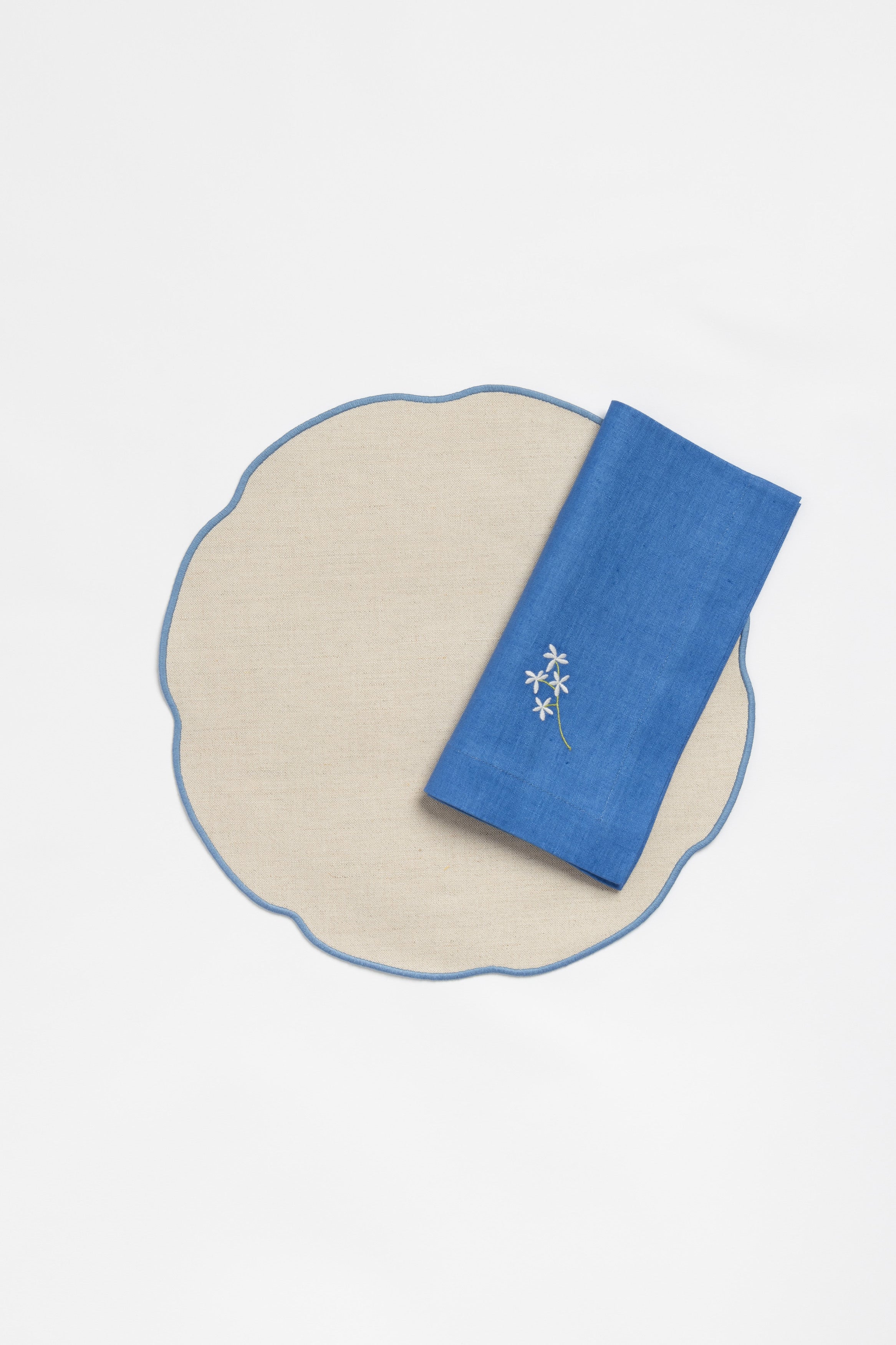 "Nura" placemat in Salt Pepper / Oceano Blue