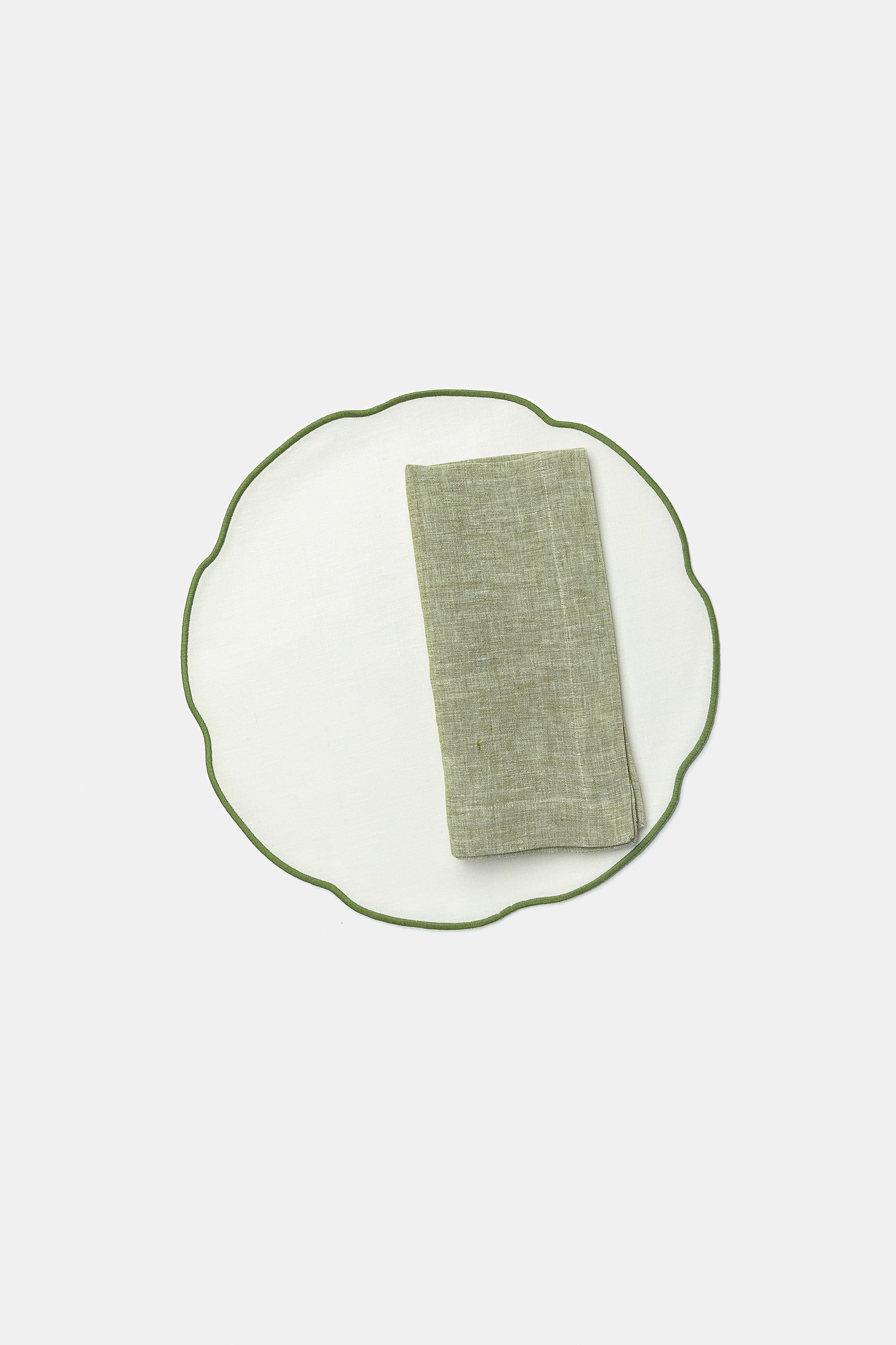 "Nura" placemat in White / Prato Green