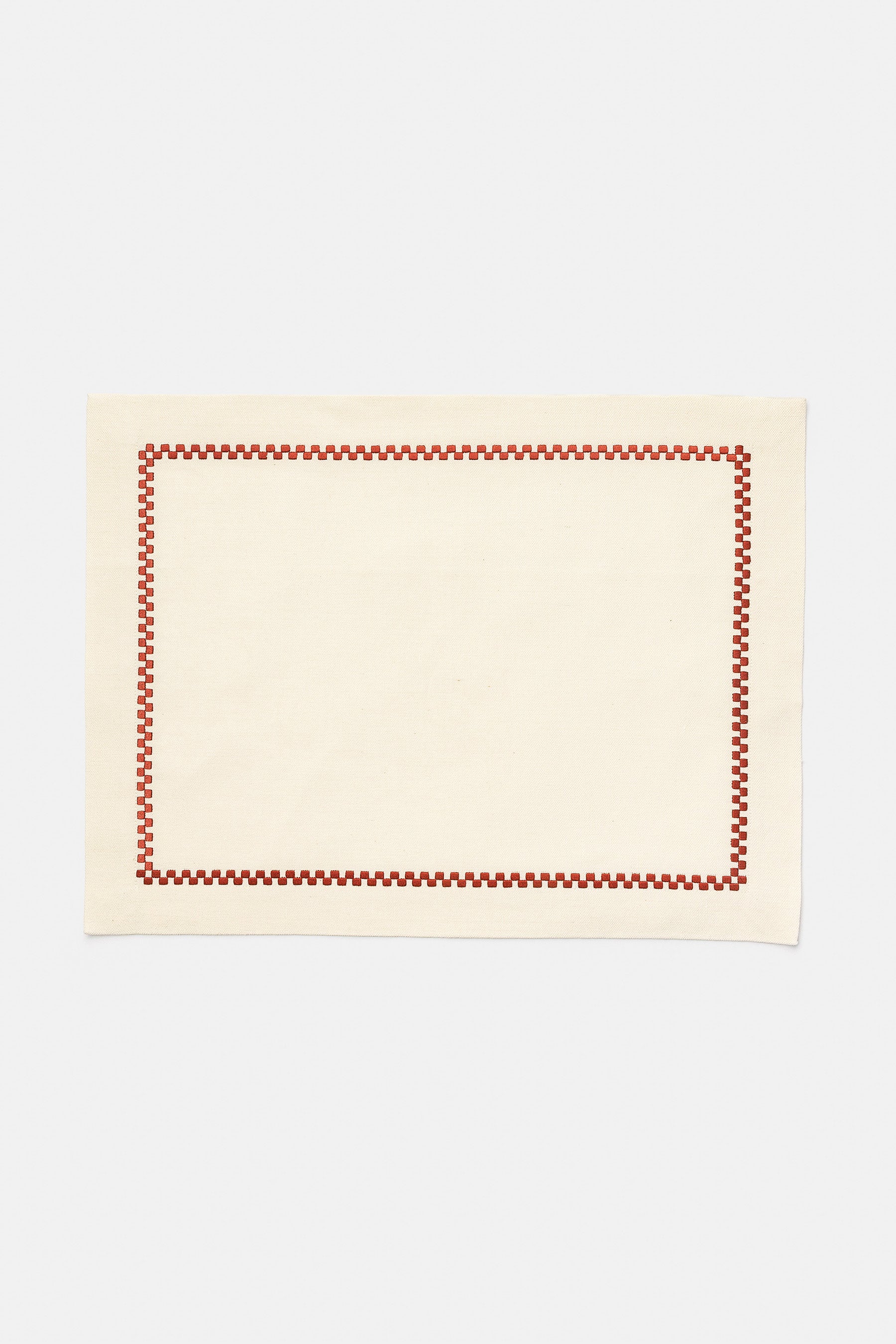 "Ricamo Taf" placemat in White / Bordeaux