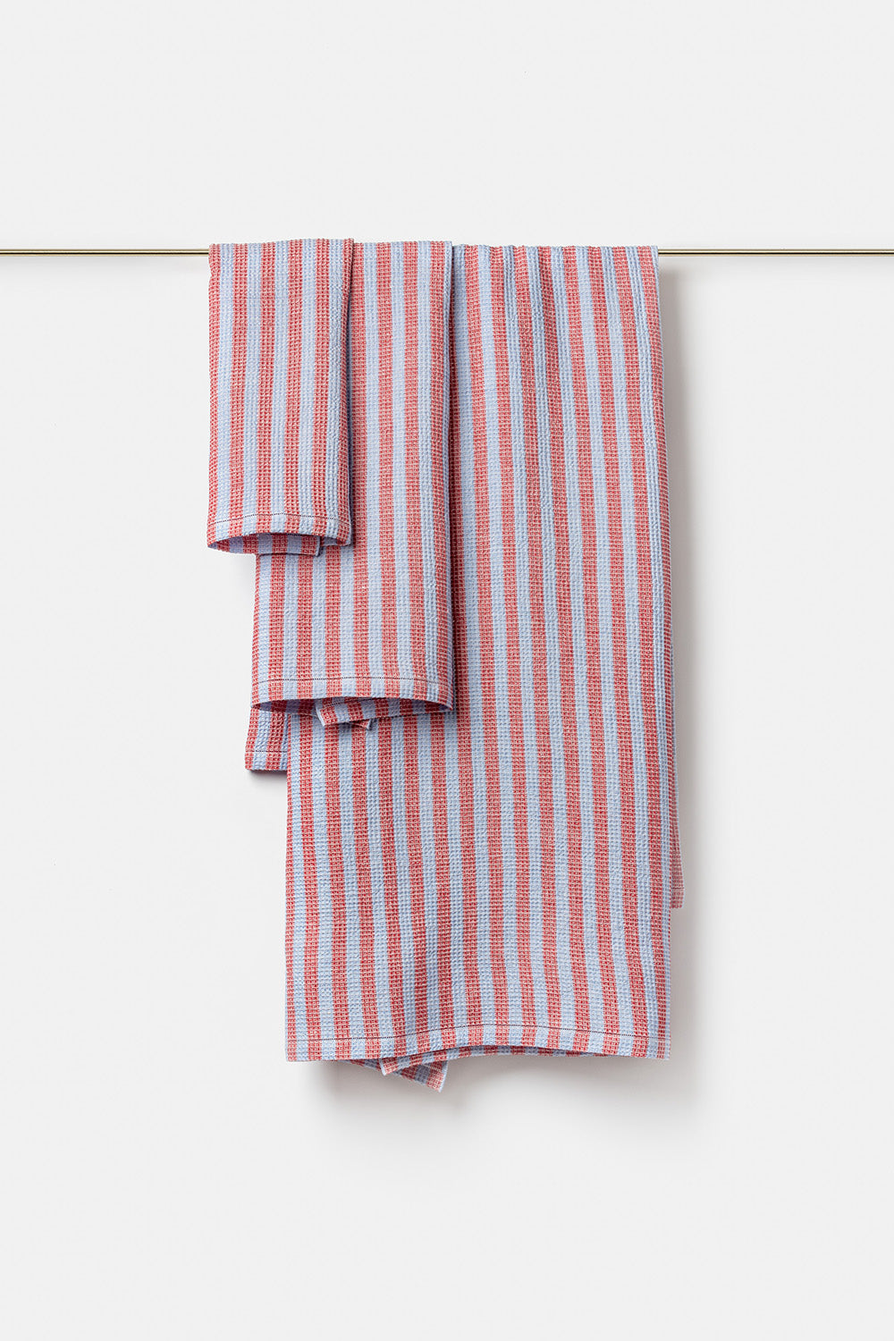 "Montecatini rigato" towels in Garda Blue / Red