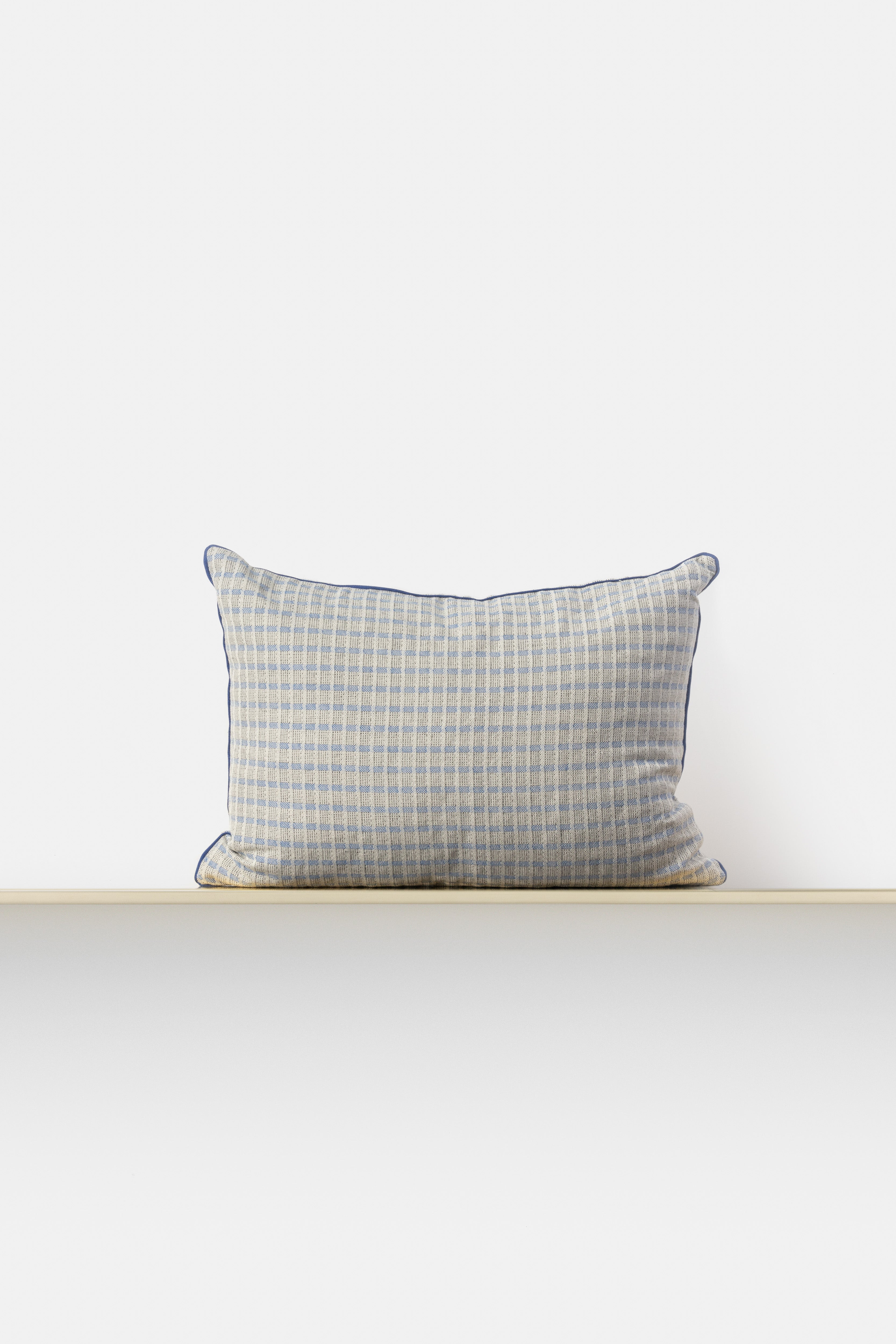 "F58" rectangular cushion cover in Dark Grey / Royal Blue