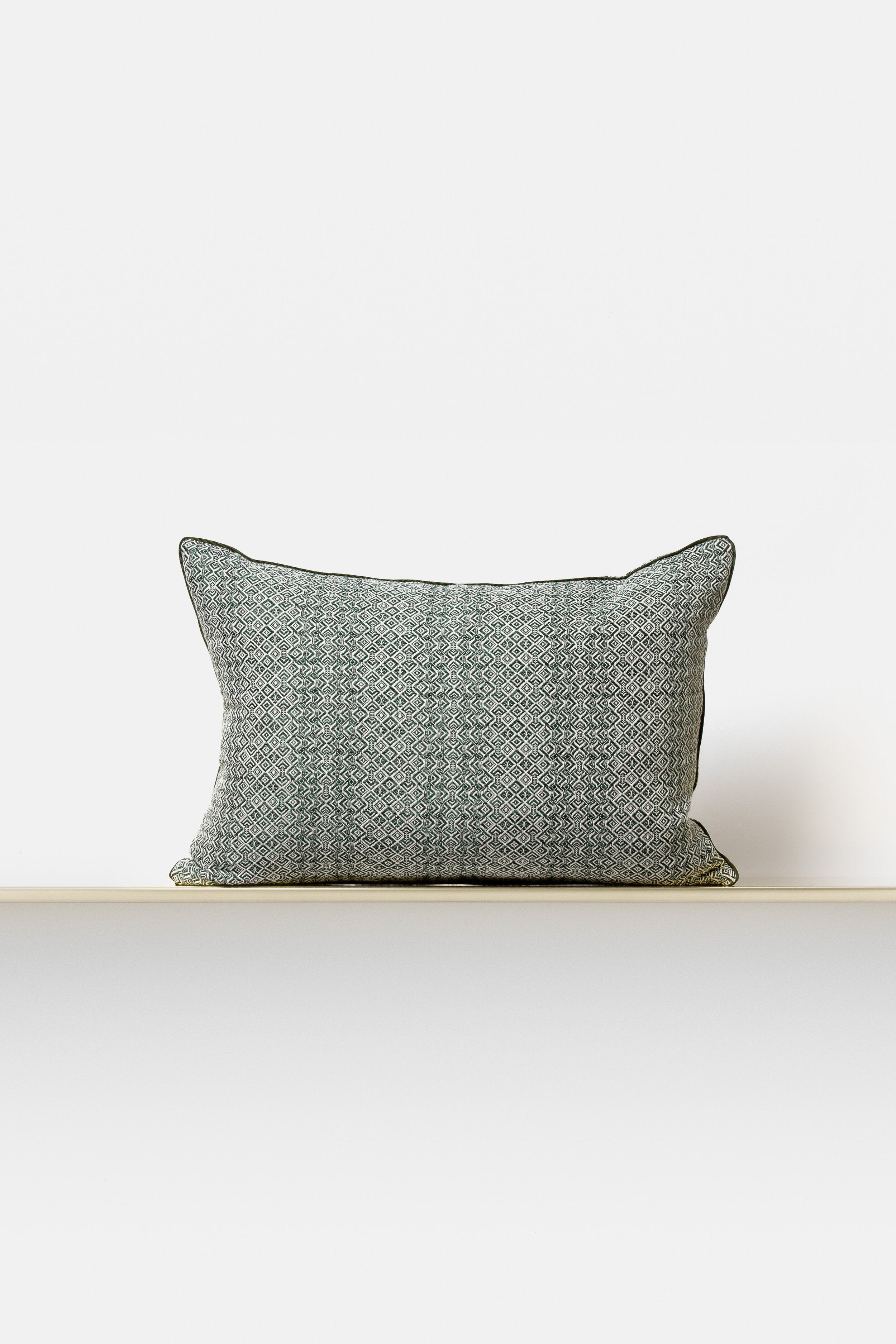 "Intreccio" rectangular cushion cover in Cipresso Green