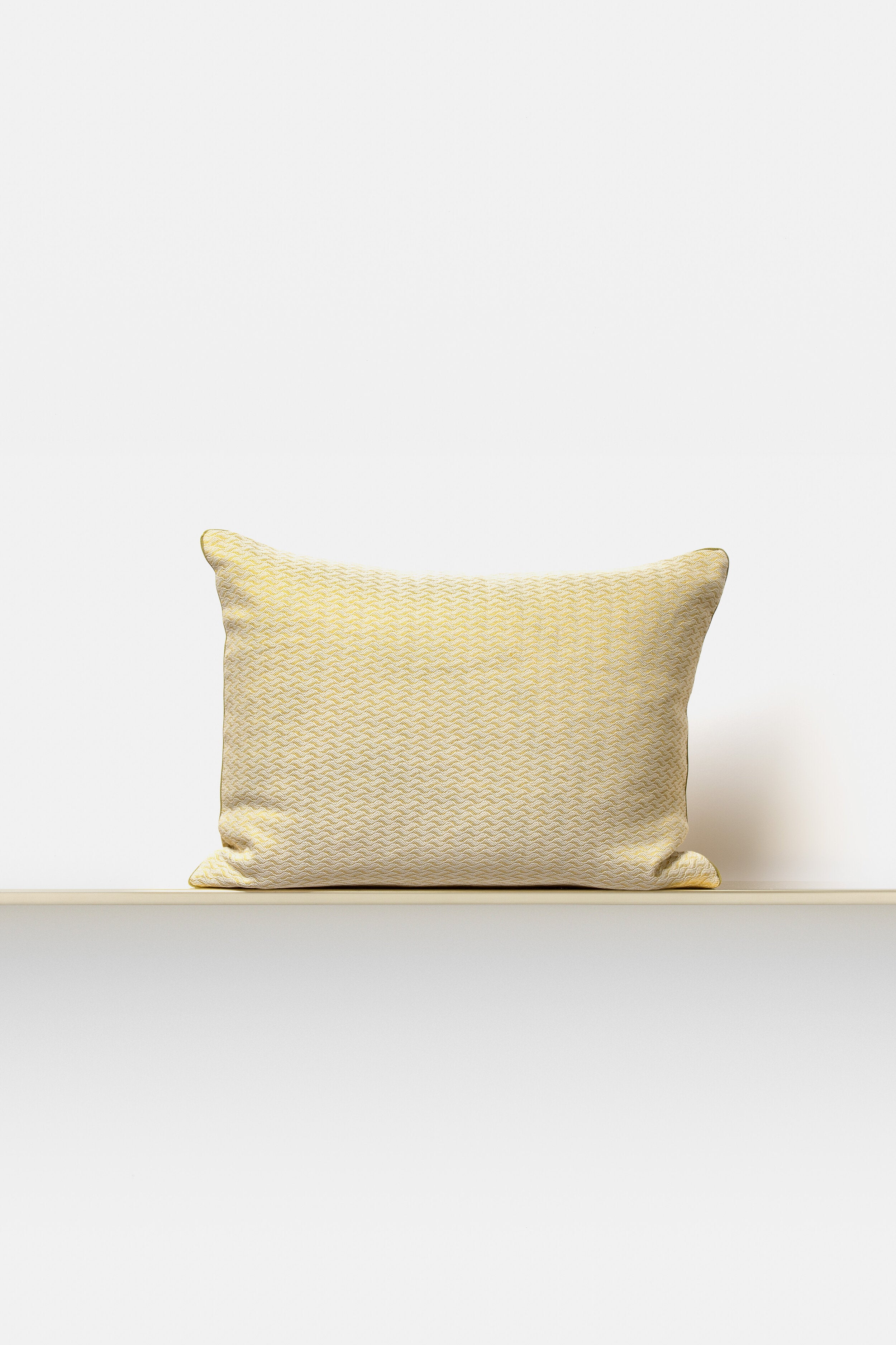 "Nami" rectangular cushion cover in Senape