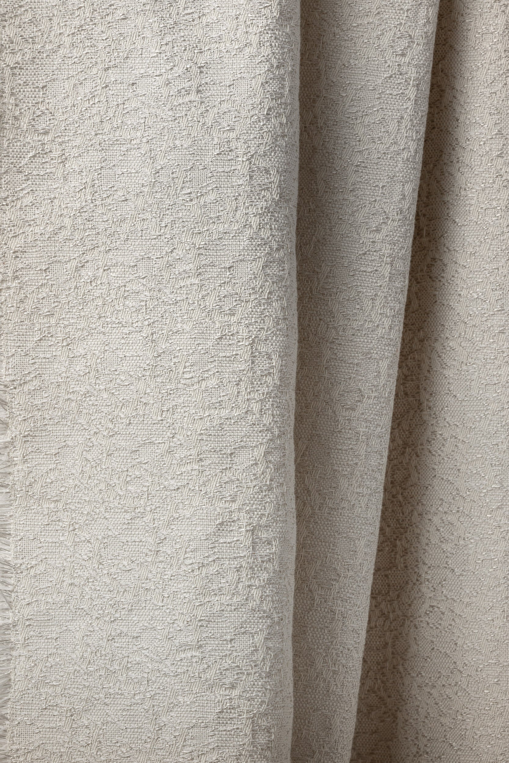 "F100" bed spread in Silk White