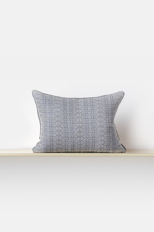 "Intreccio" throw cushion in Eclisse Blue
