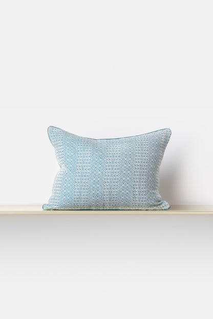 "Intreccio" throw cushion in Teal