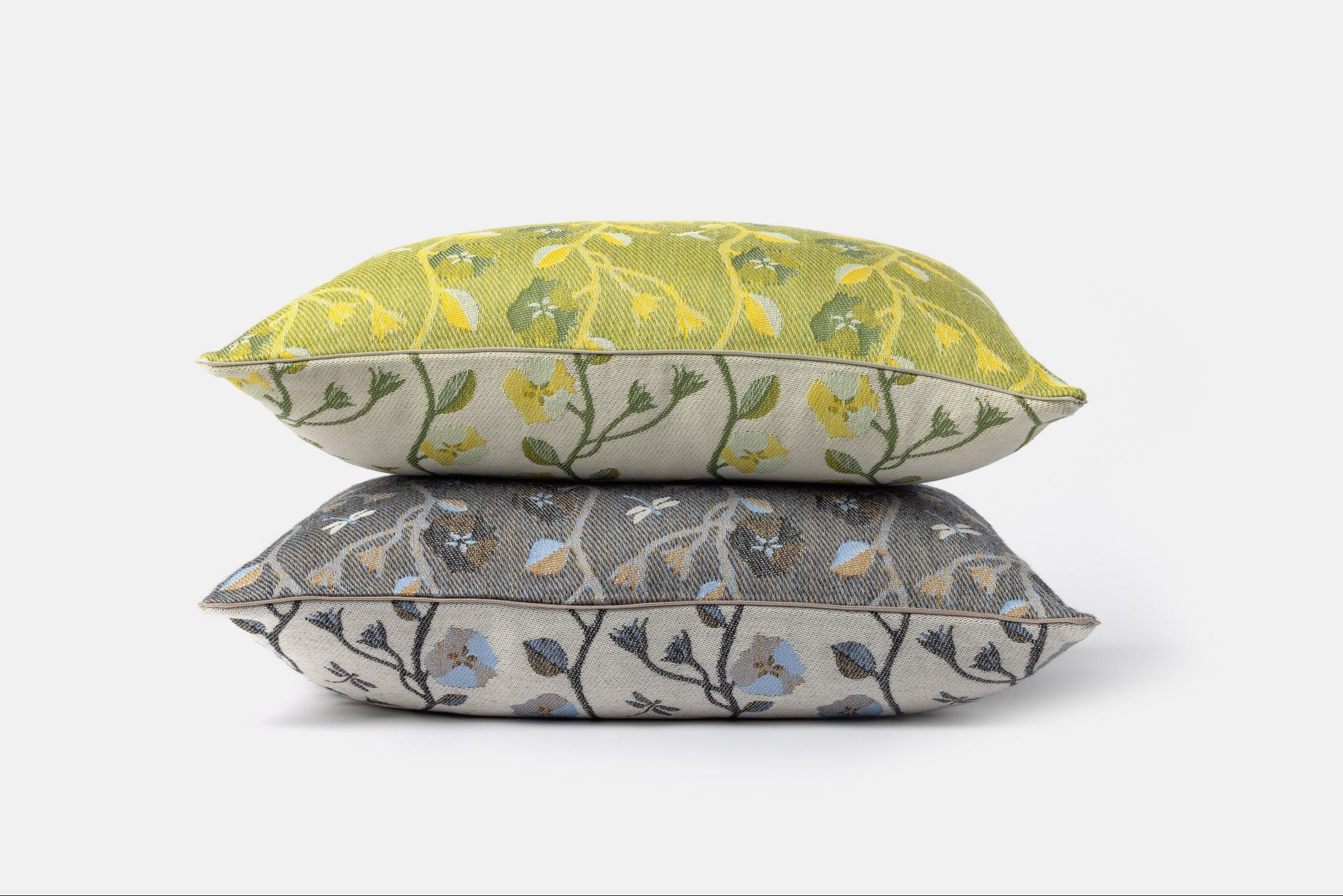 "Altheas" rectangular cushion cover in Campo Green