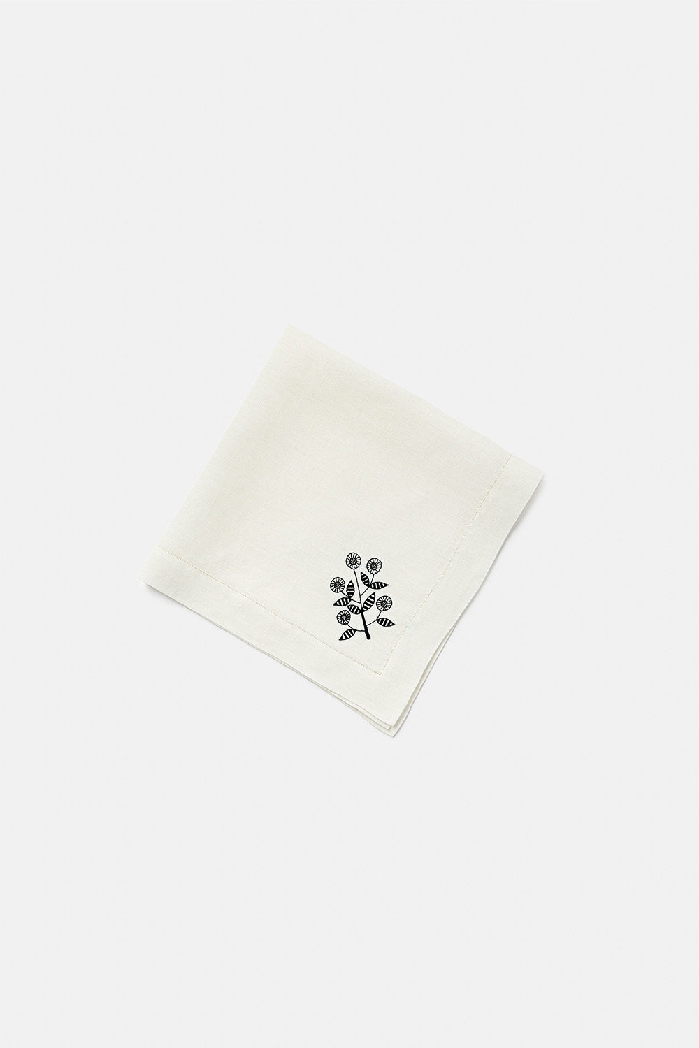 "Daisy" napkin in Black