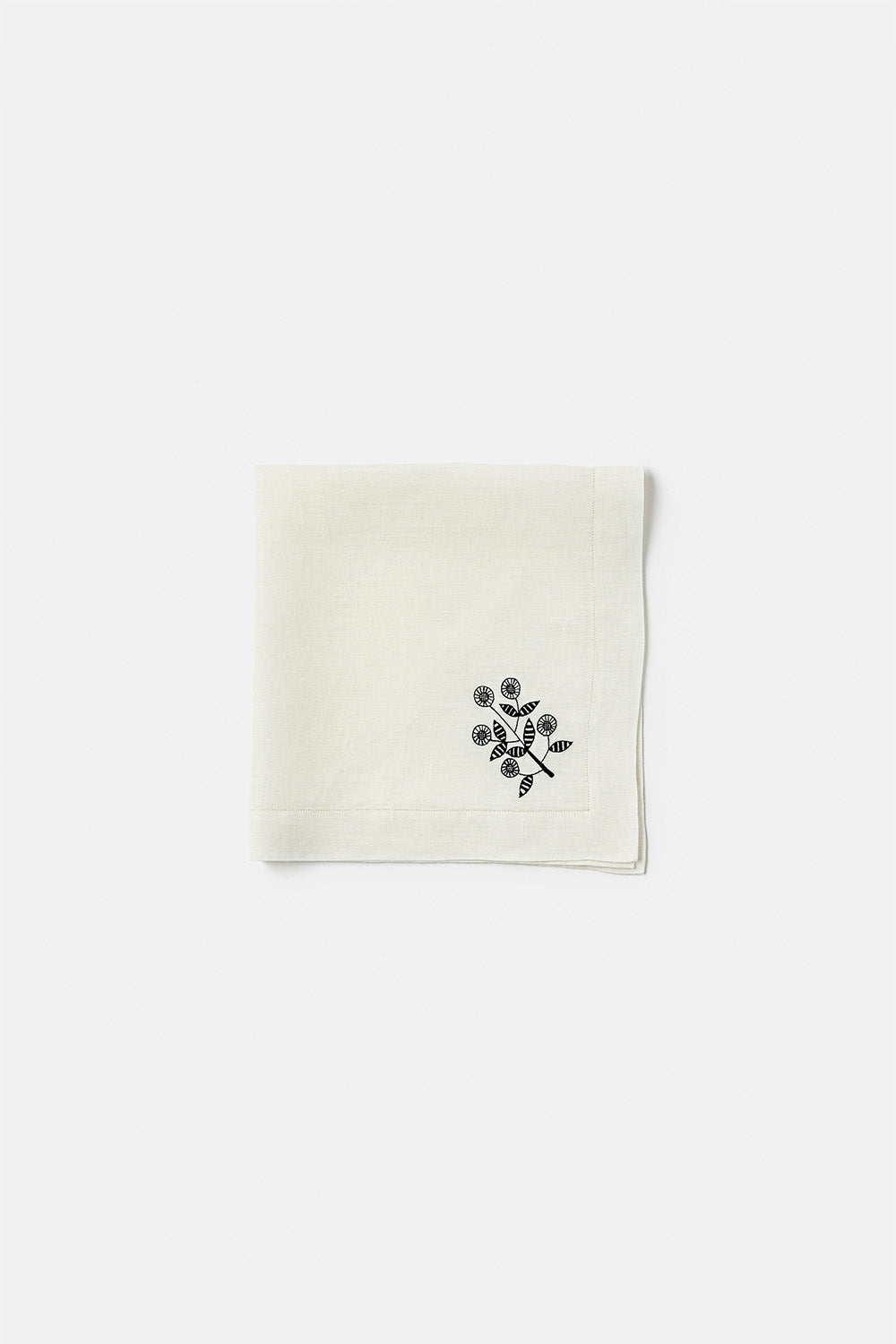 "Daisy" napkin in Black