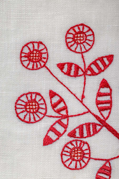 "Daisy" napkin in Red