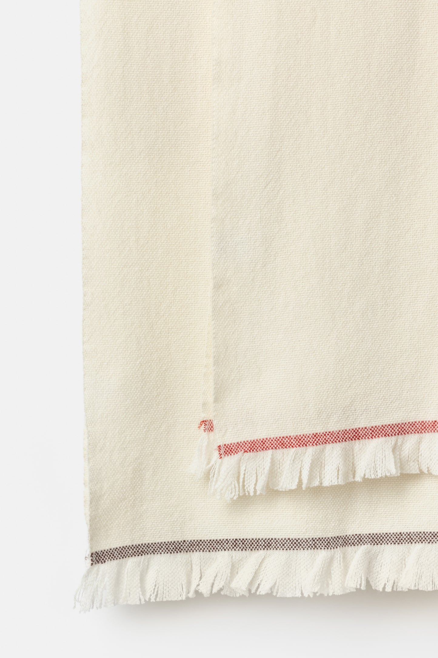 "Dhoti" throw in Arpa White / Bacca Red