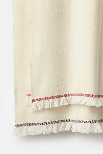 "Dhoti" throw in Arpa White / Bacca Red