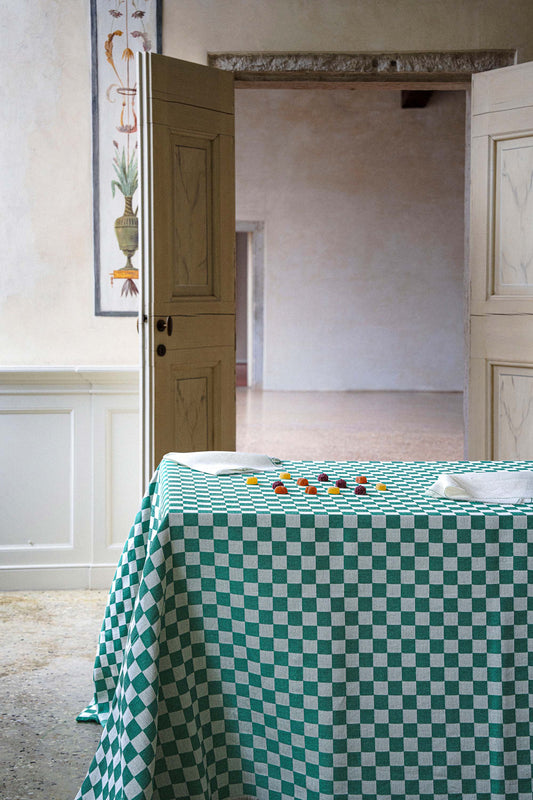 "F74" tablecloth in Verde Vivo